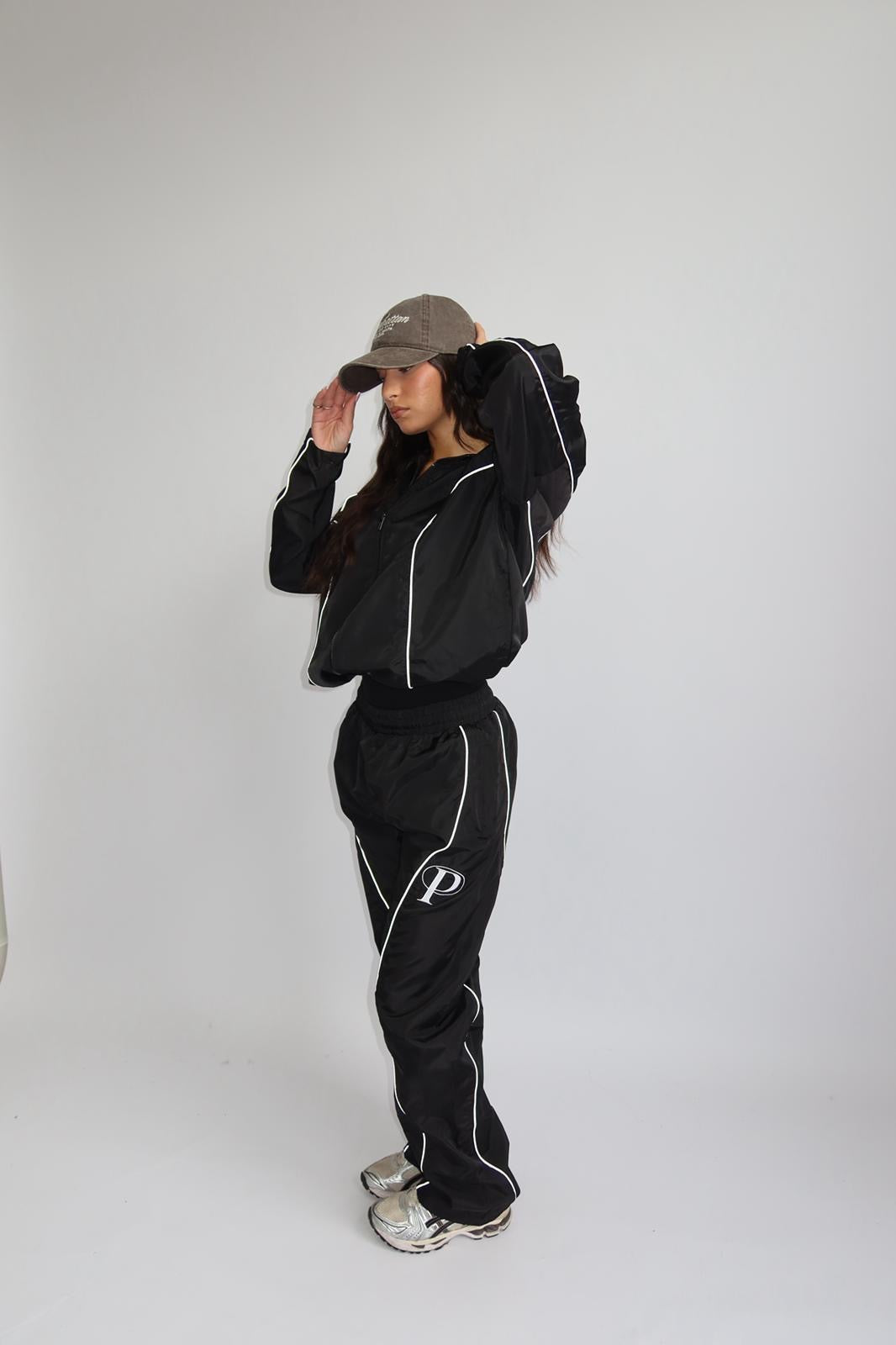 PREMIUM PRIORITY WINDBREAKER TRACKSUIT BLACK