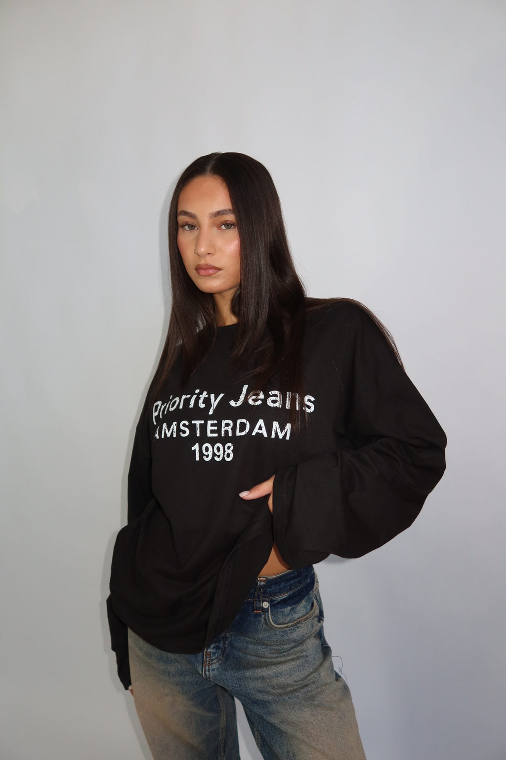 PRIORITY AMSTERDAM LONGSLEEVE BLACK