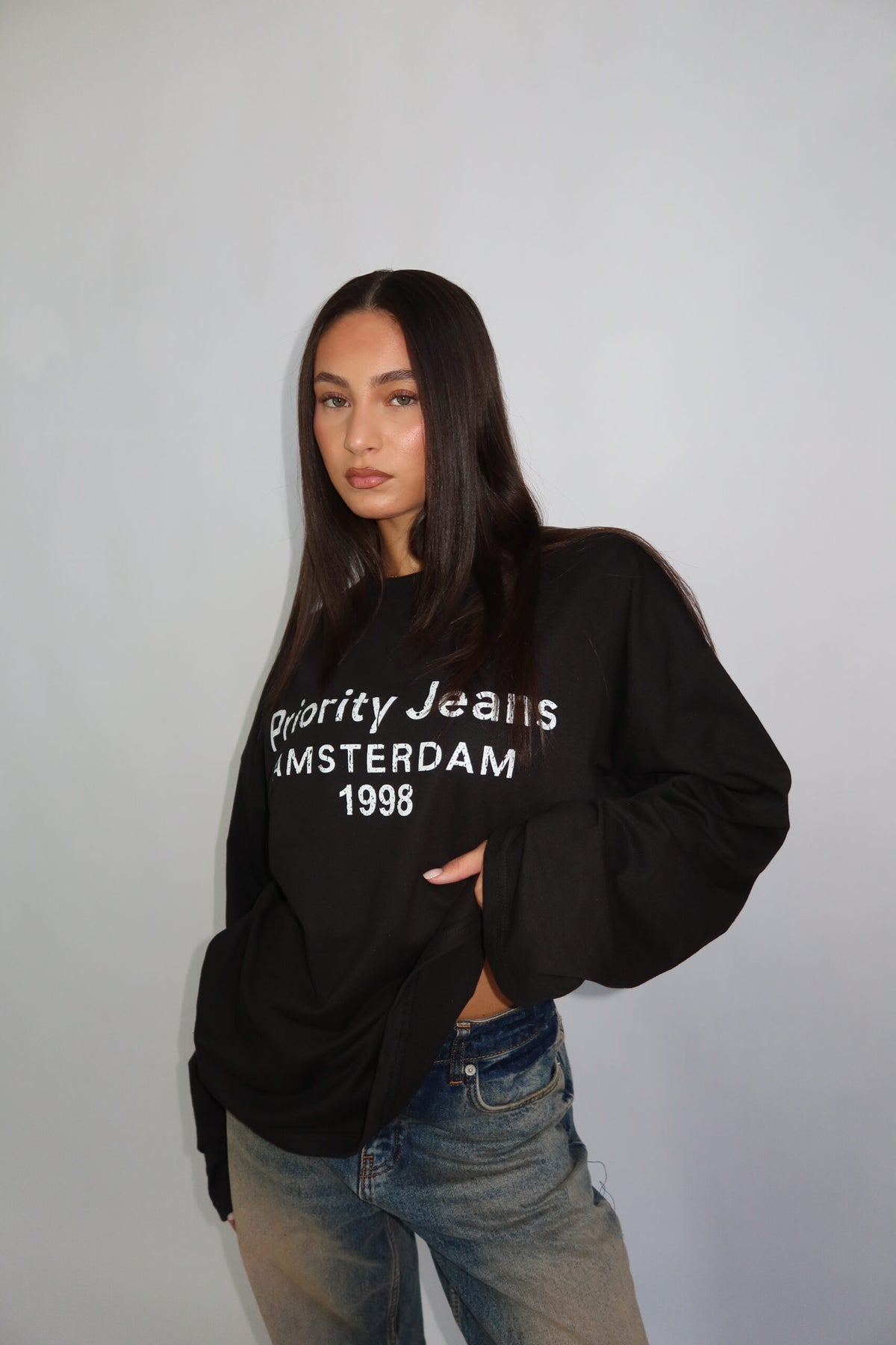 PRIORITY AMSTERDAM LONGSLEEVE BLACK