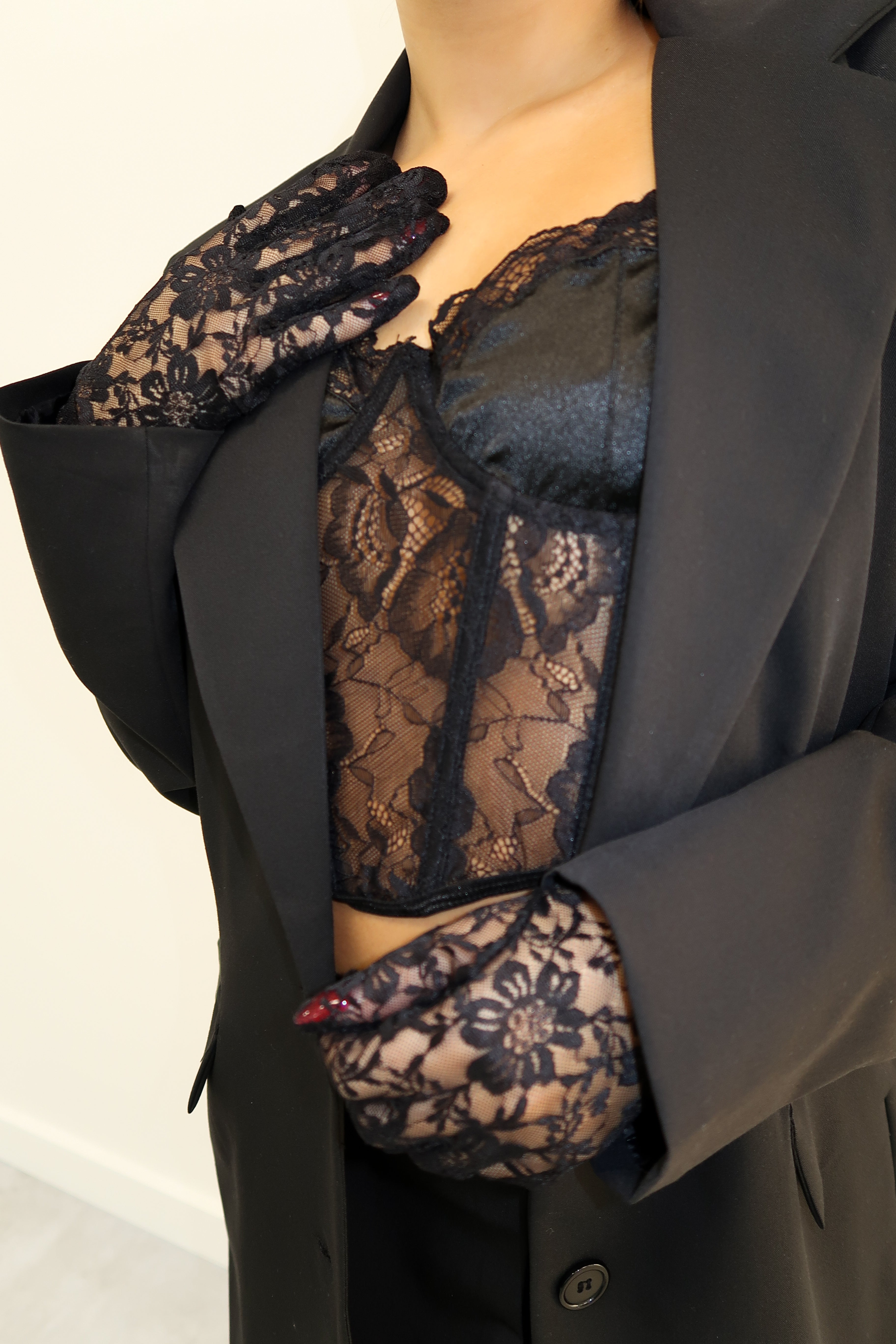 LACE GLOVES CLOSED BLACK