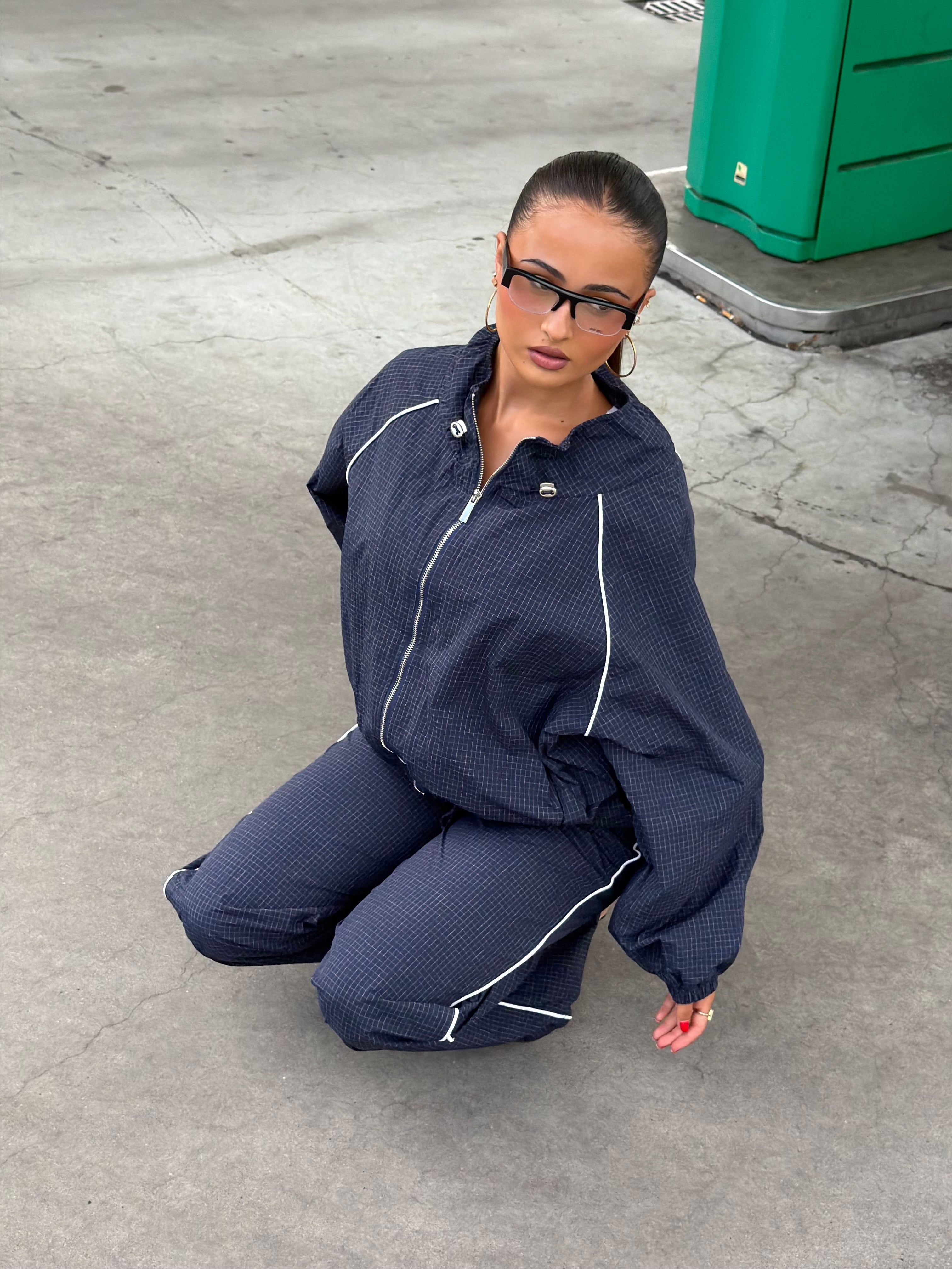 CHECKERED WINDBREAKER SET NAVY