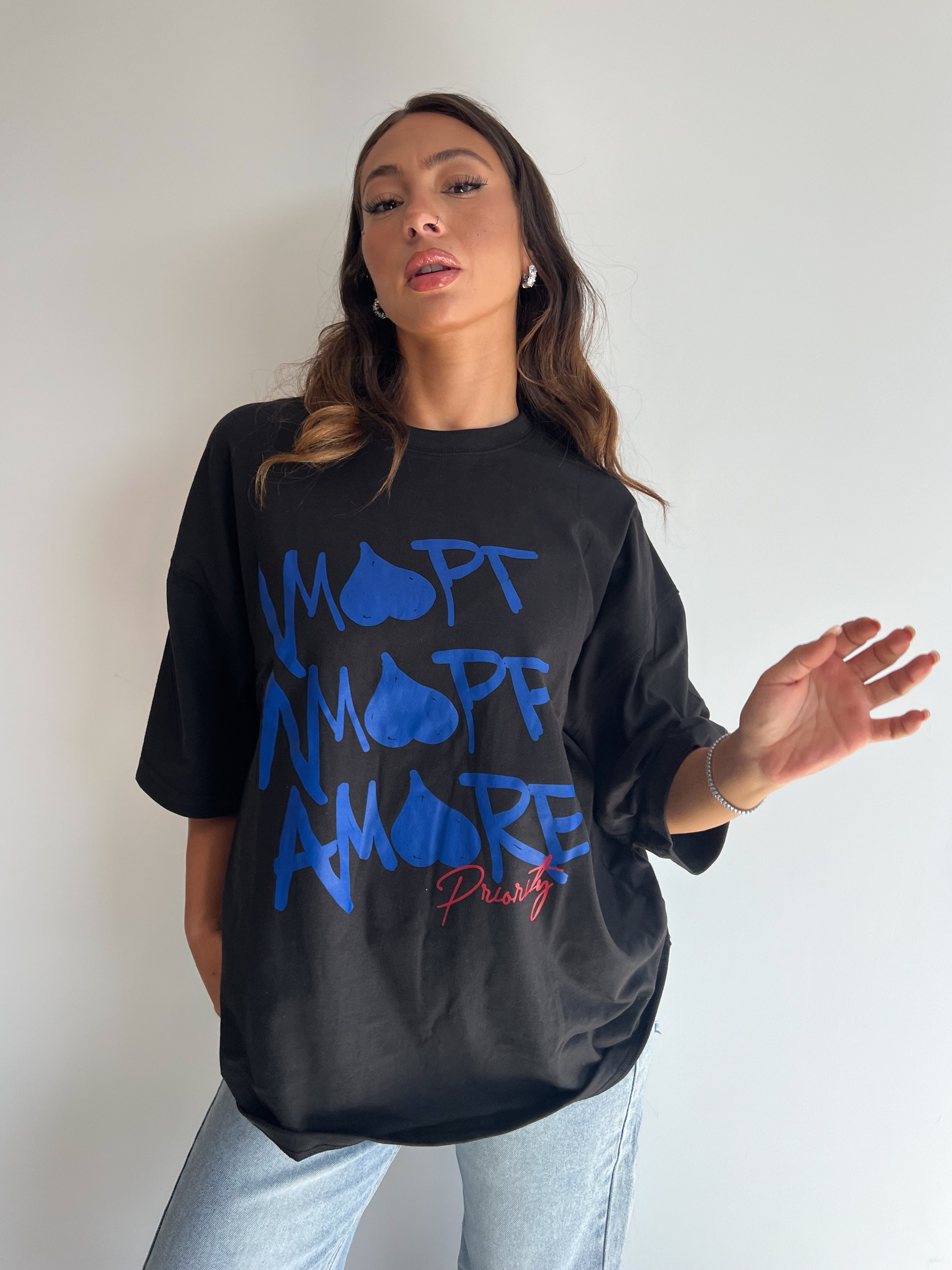 PREMIUM AMORE TEE BLACK/COBALT