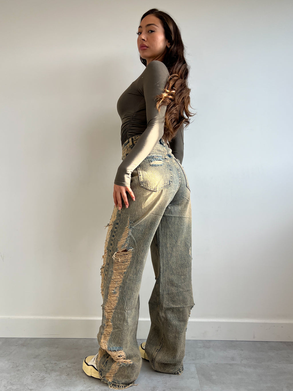 ALL OVER DISTRESSED JEANS 2.0