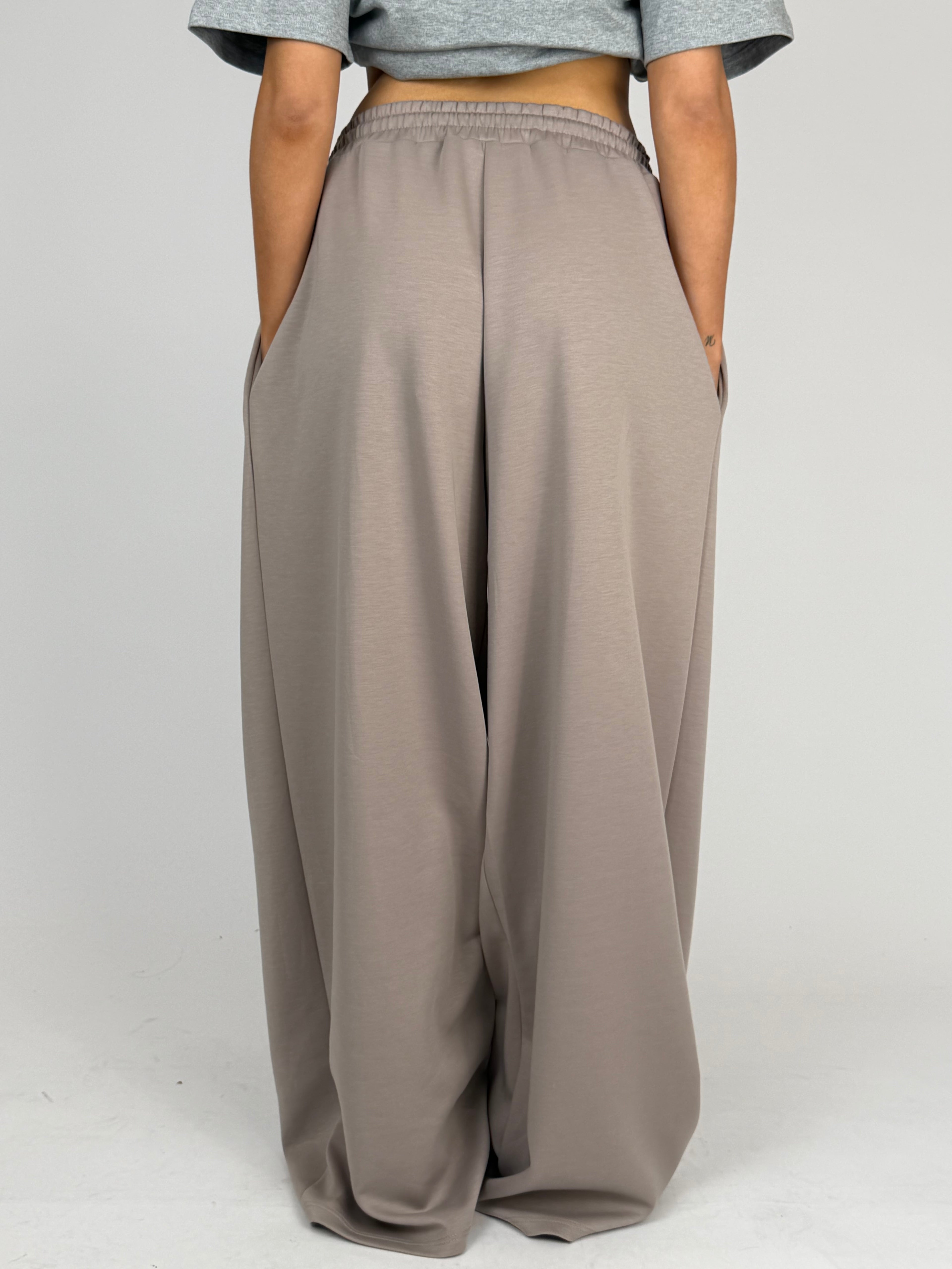 PLEATED JOGGER TAUPE