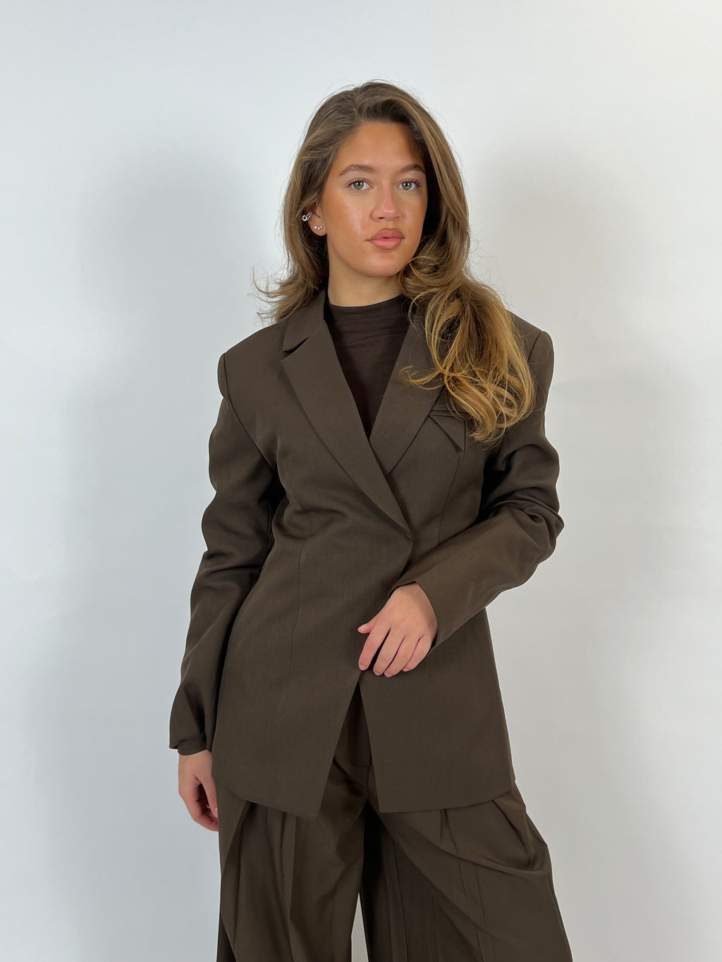 PREMIUM OVERLAP BLAZER CHOCO