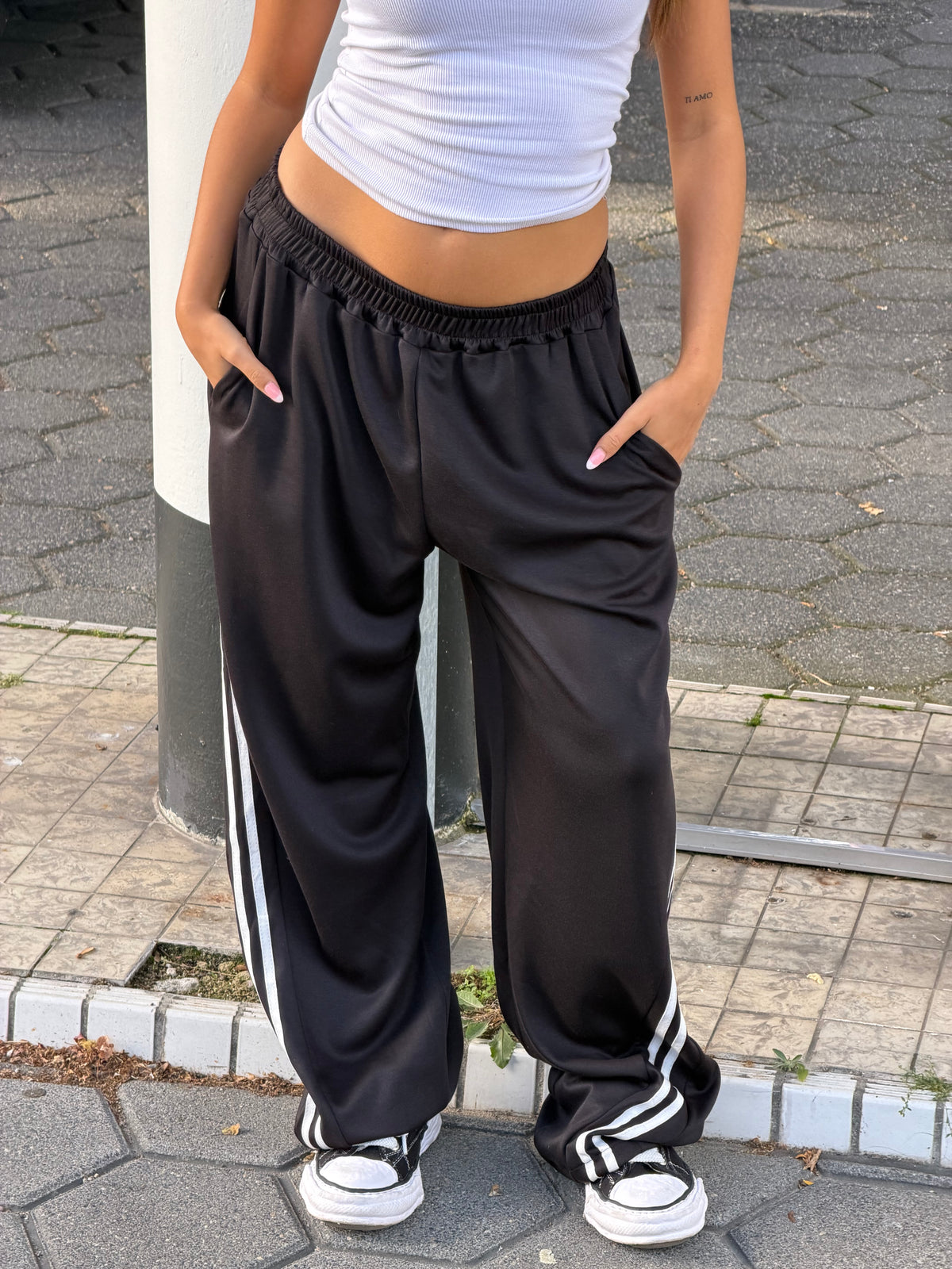 BAGGY STRIPED JOGGER BLACK/WHITE