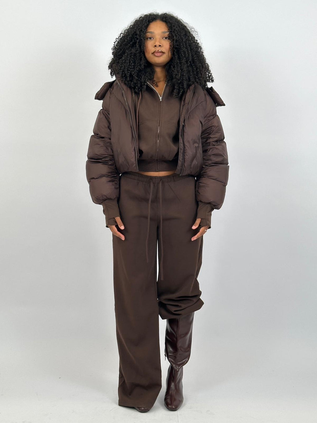 ULTIMATE HOODED CROPPED PUFFER CHOCO