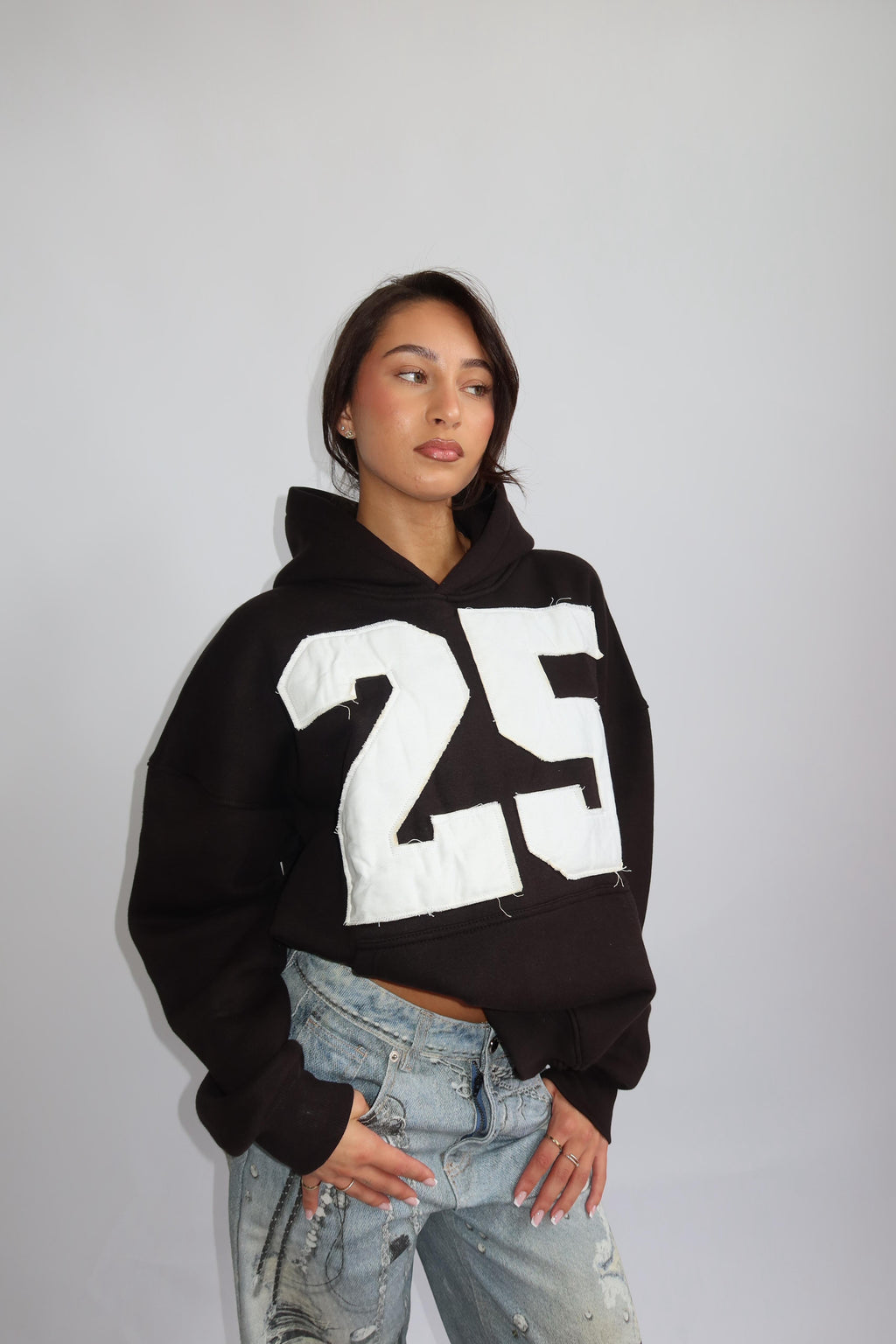 25 ICONIC HOODIE BLACK/WHITE
