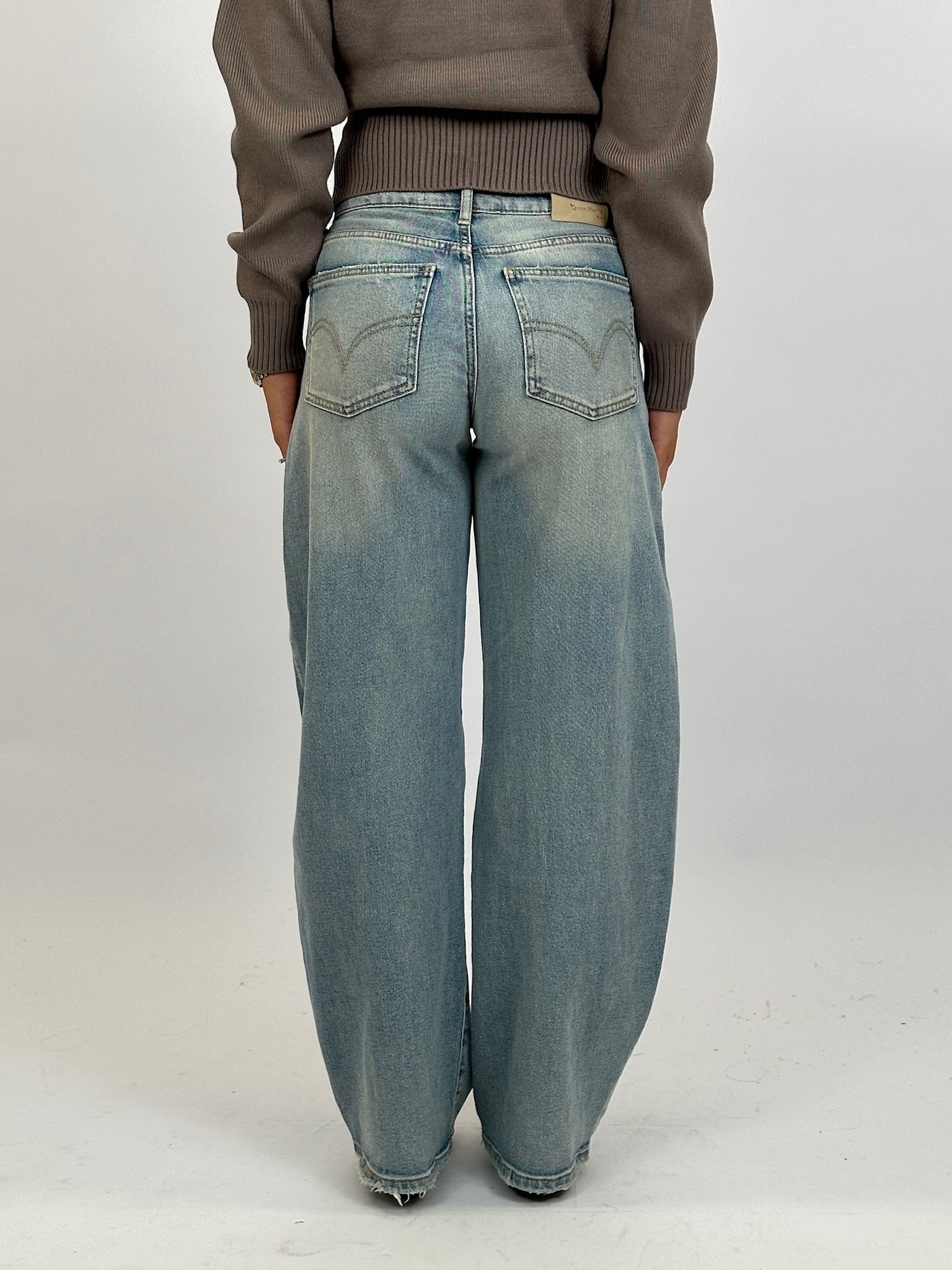 RHINESTONE STRETCH BARREL VINTAGE WASH