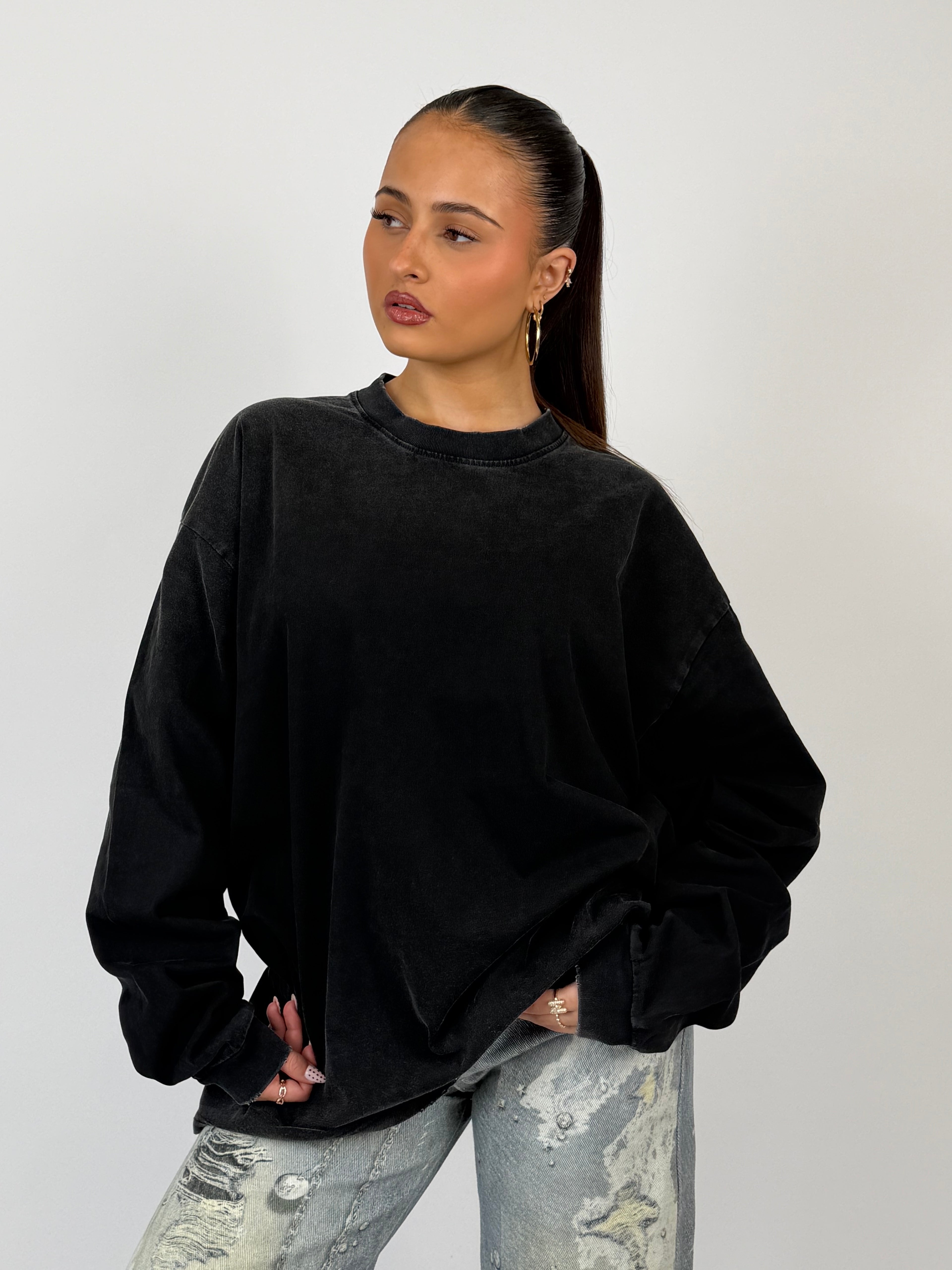 WASHED DISTRESSED LONGSLEEVE BLACK