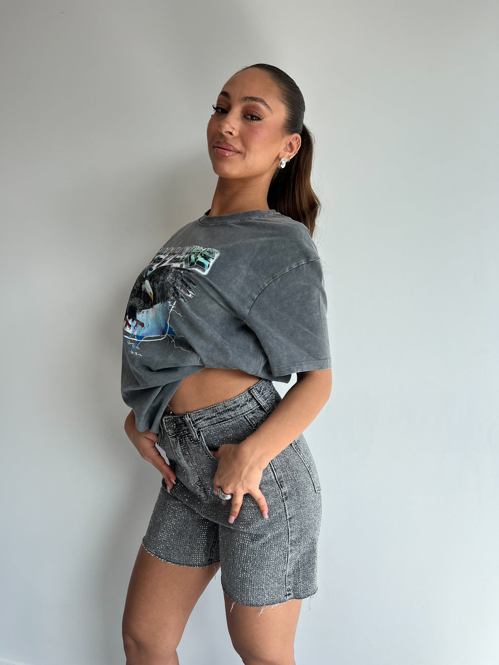 ALL OVER STRETCH RHINESTONE SHORT GREY