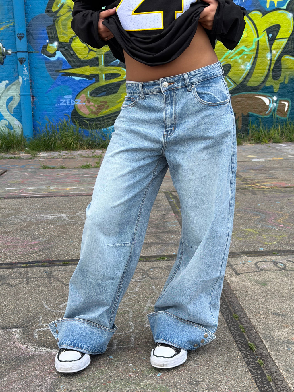 FOLDED BUTTON JEANS