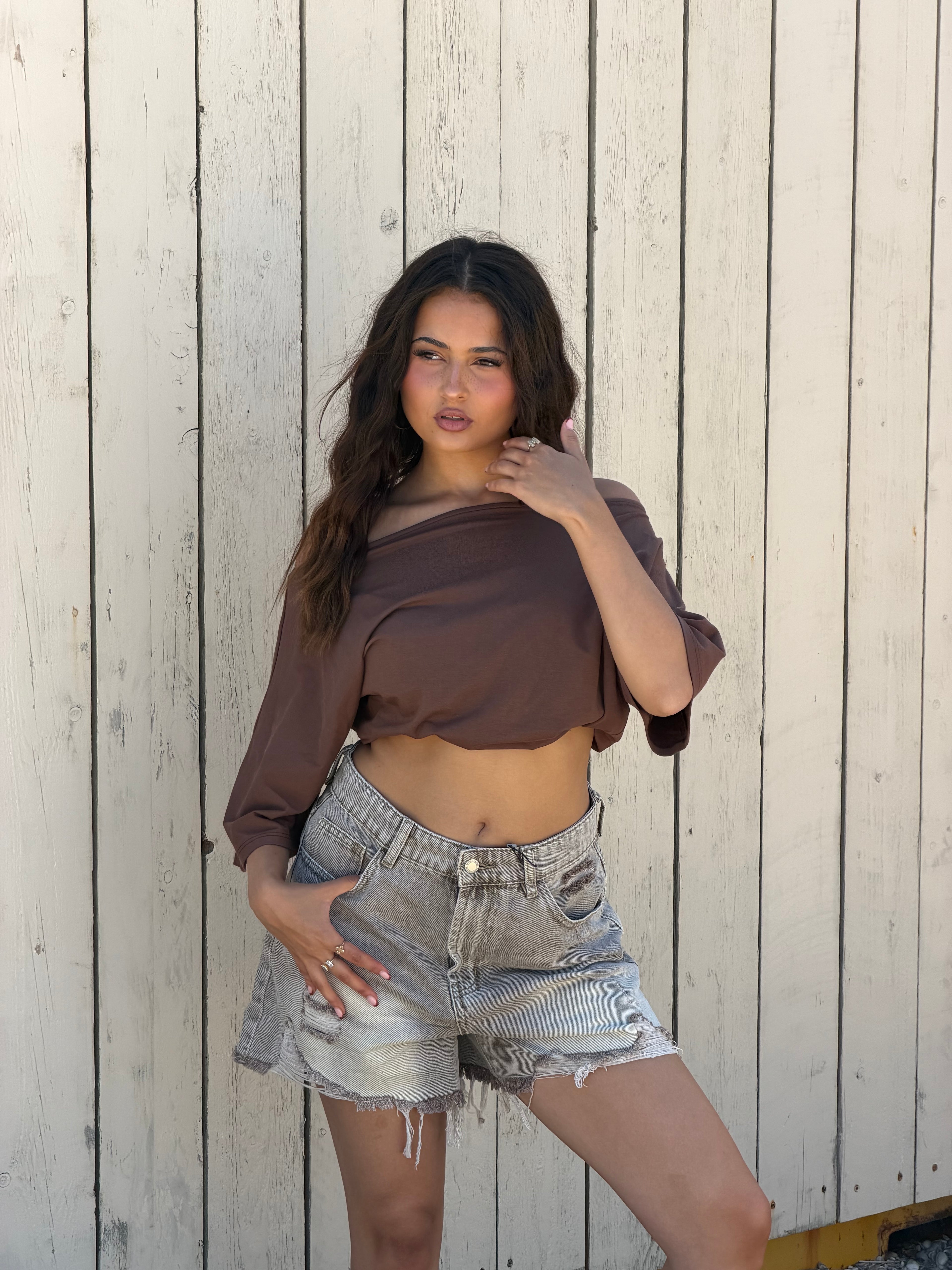DANA RIPPED SHORT TAUPE