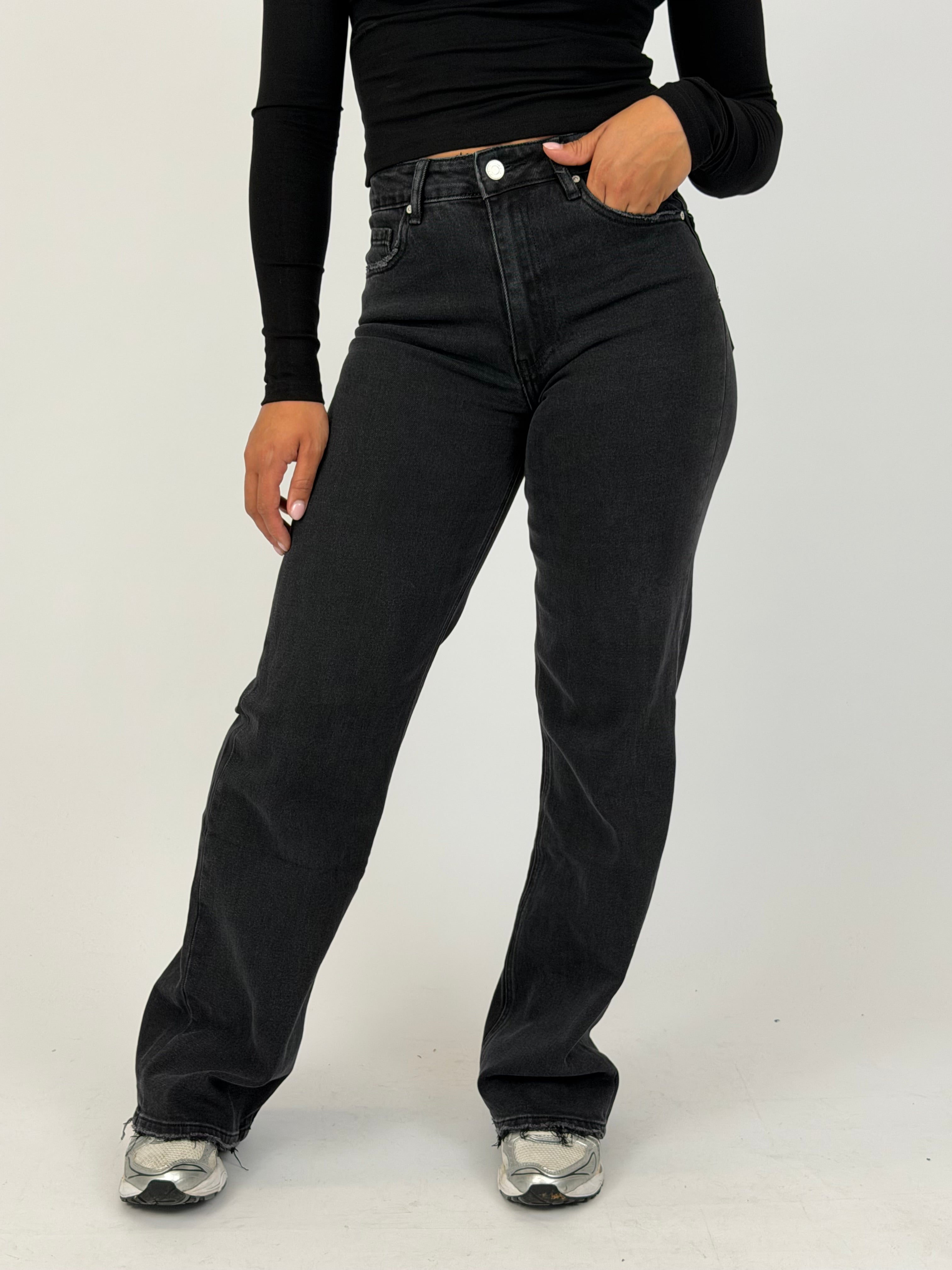 BLACK TALL STRETCH STRAIGHT