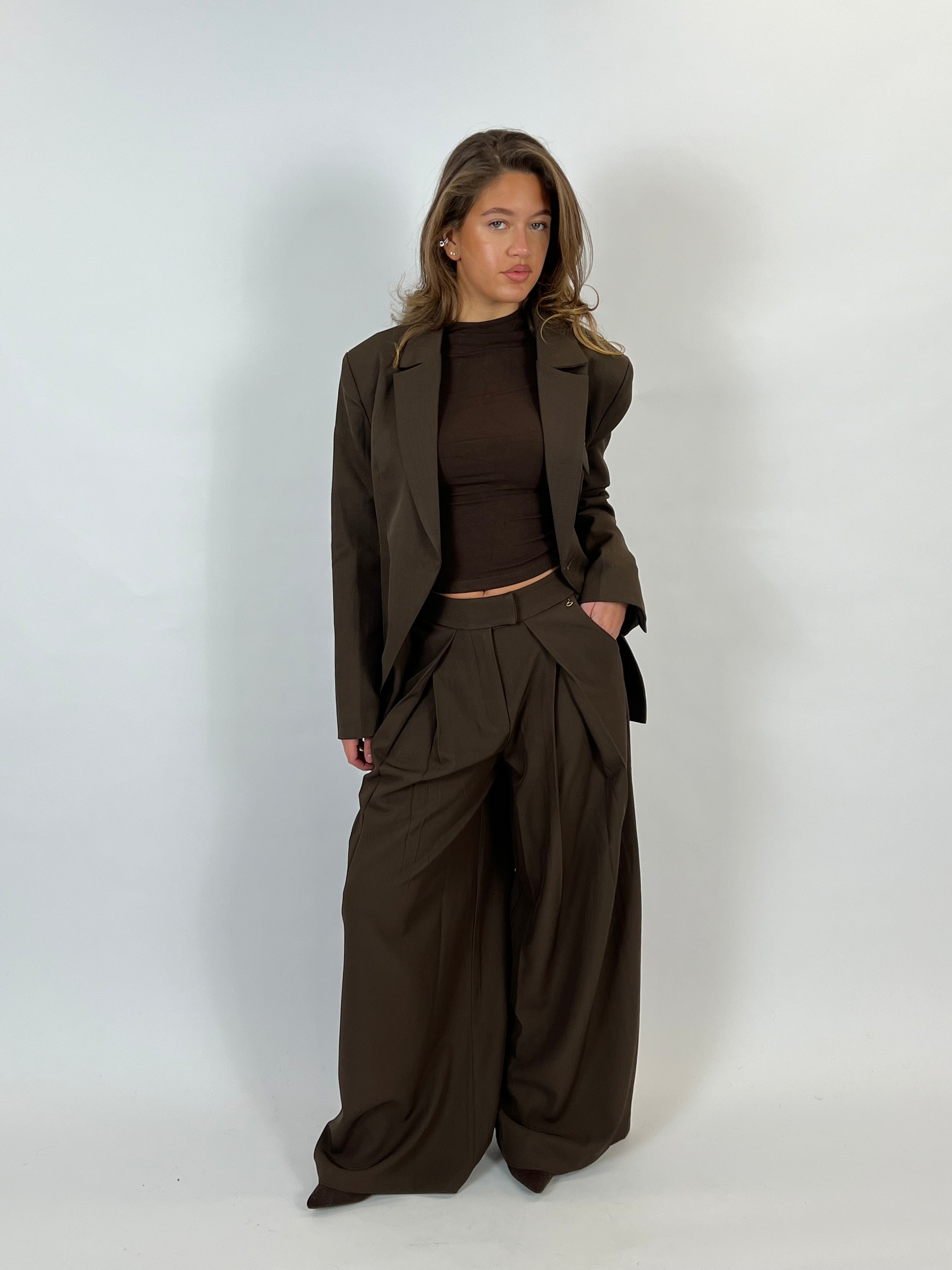 PREMIUM OVERLAP BLAZER CHOCO