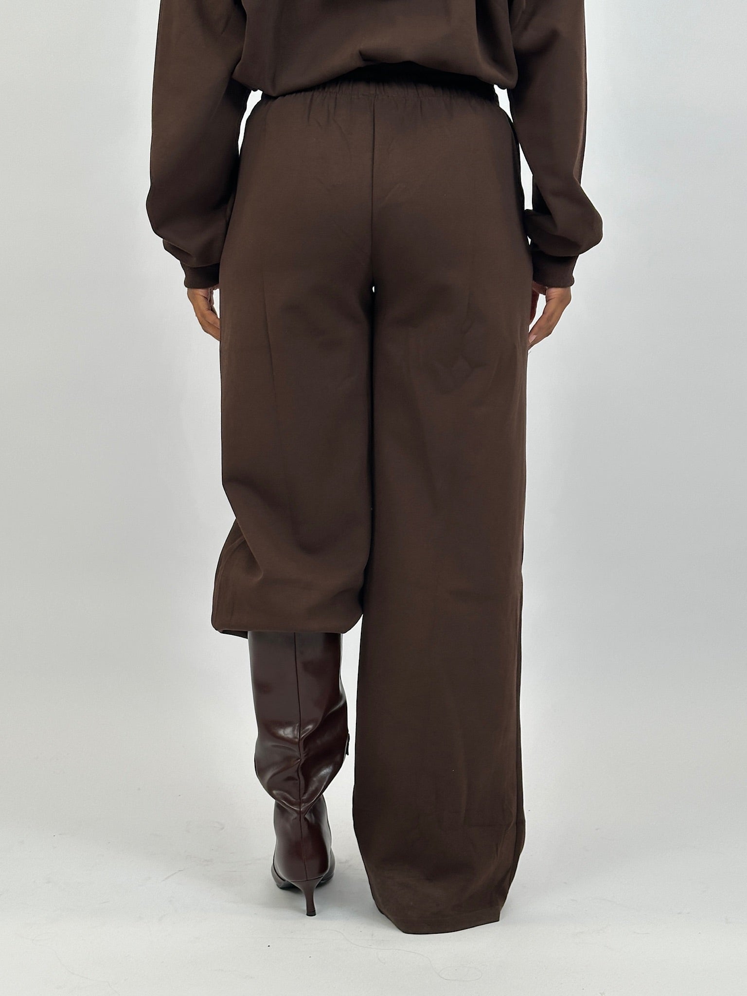 MUSTHAVE STRAIGHT JOGGER CHOCO (TALL)