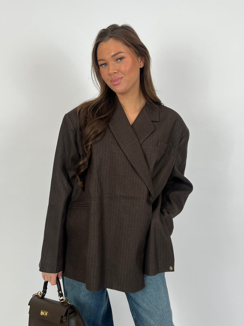 OVERSIZED PINSTRIPE DAD BLAZER CHOCO