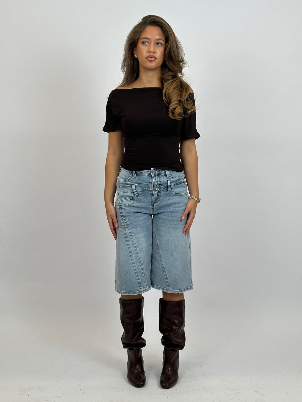 OFFSHOULDER SNATCHED TOP CHOCO