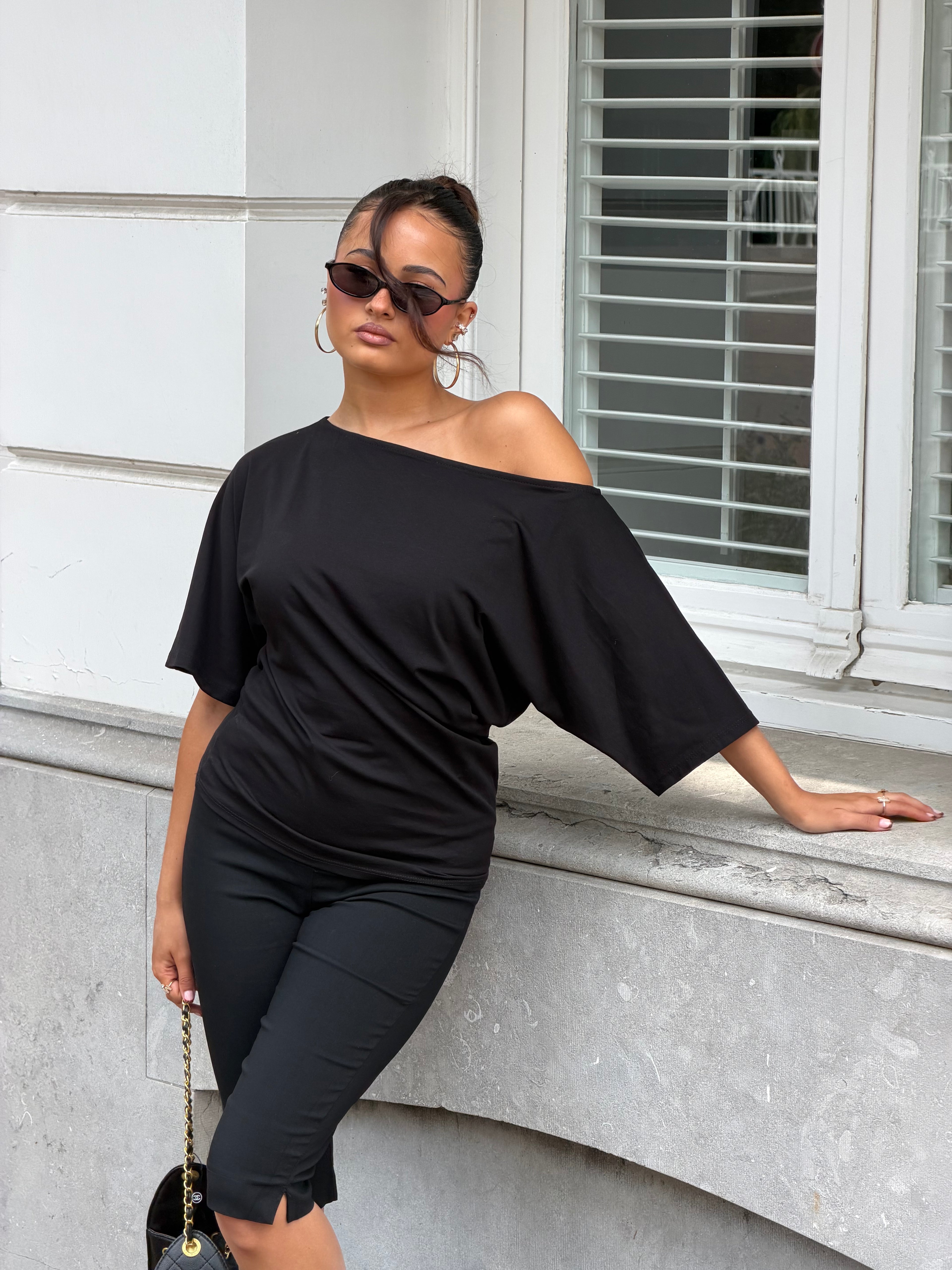 FLOWY TEE BLACK