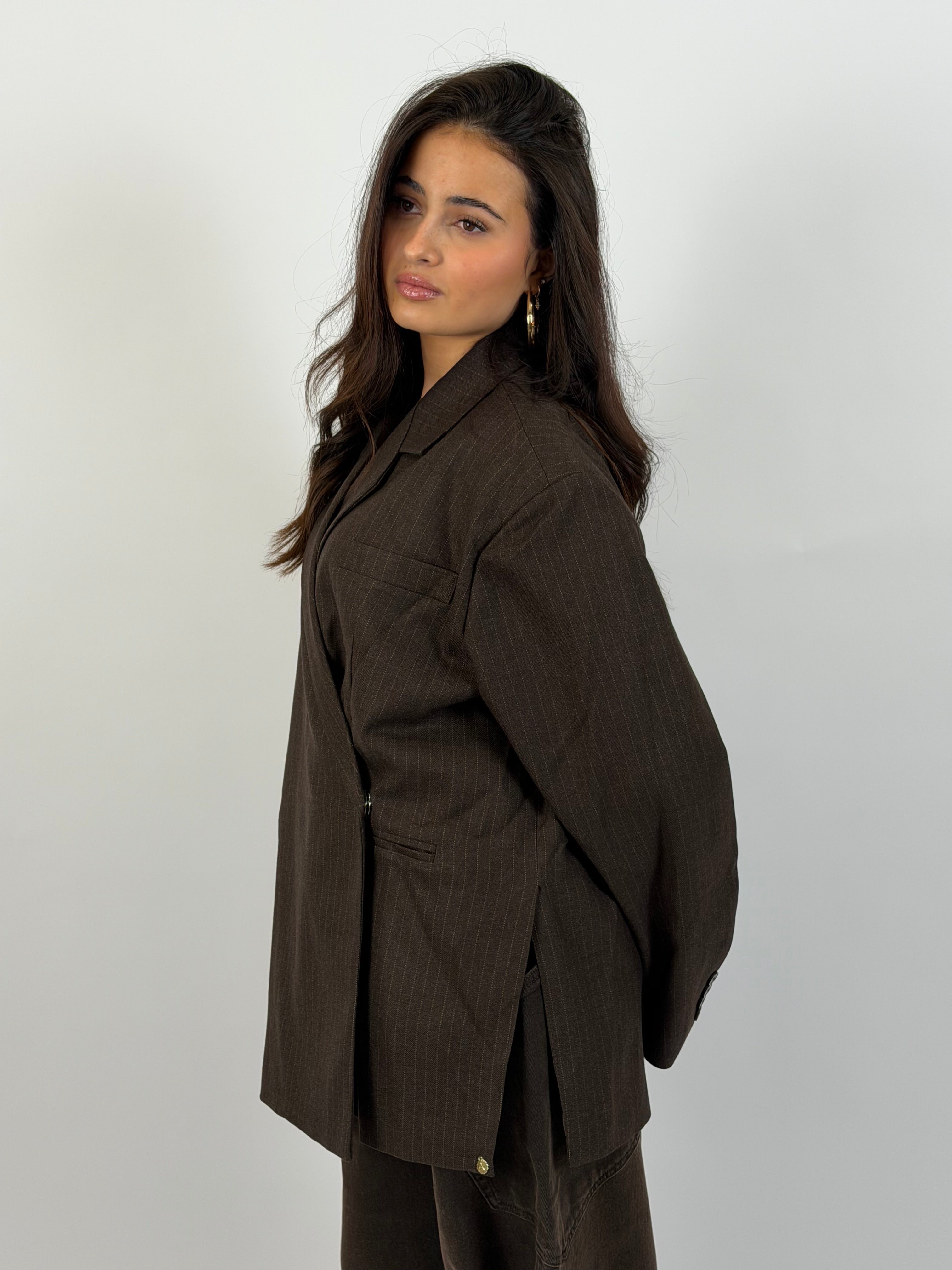 OVERSIZED PINSTRIPE DAD BLAZER CHOCO