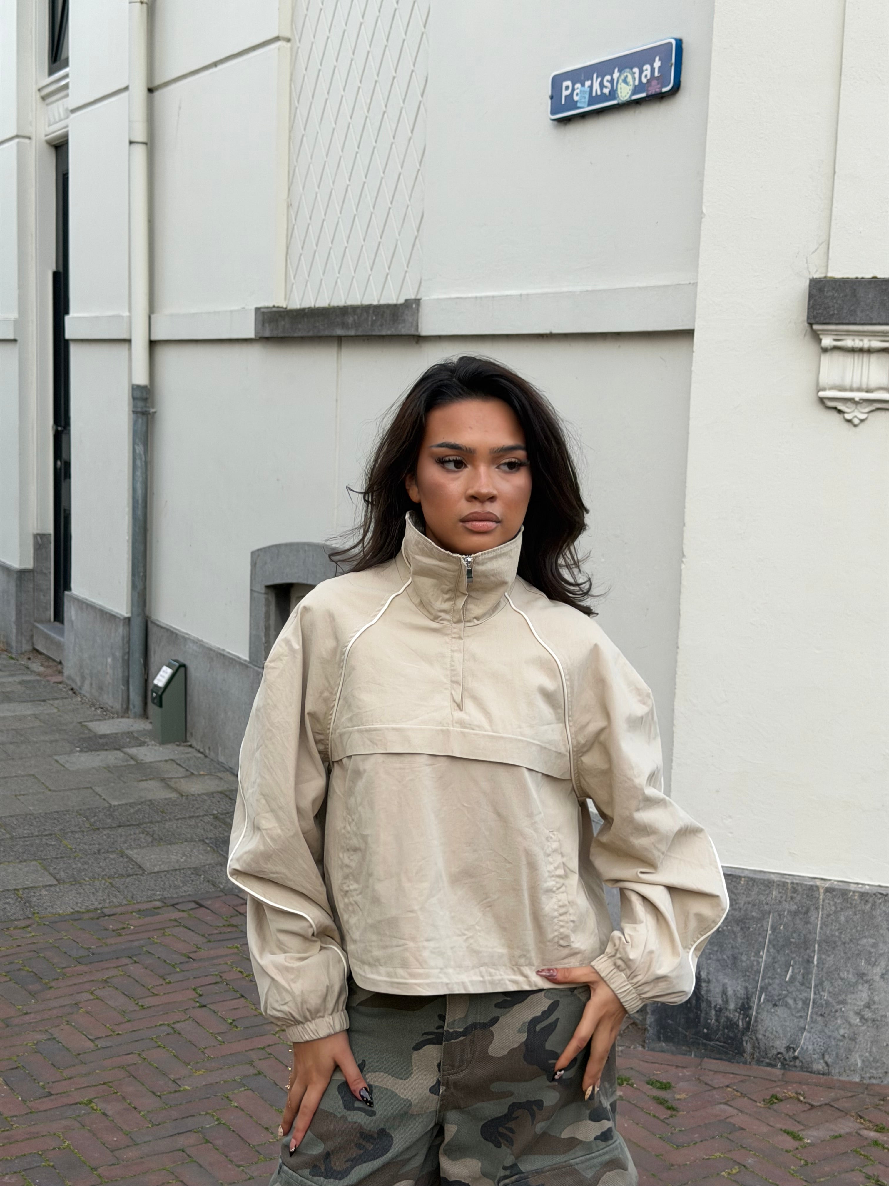 THE WINDBREAKER BEIGE