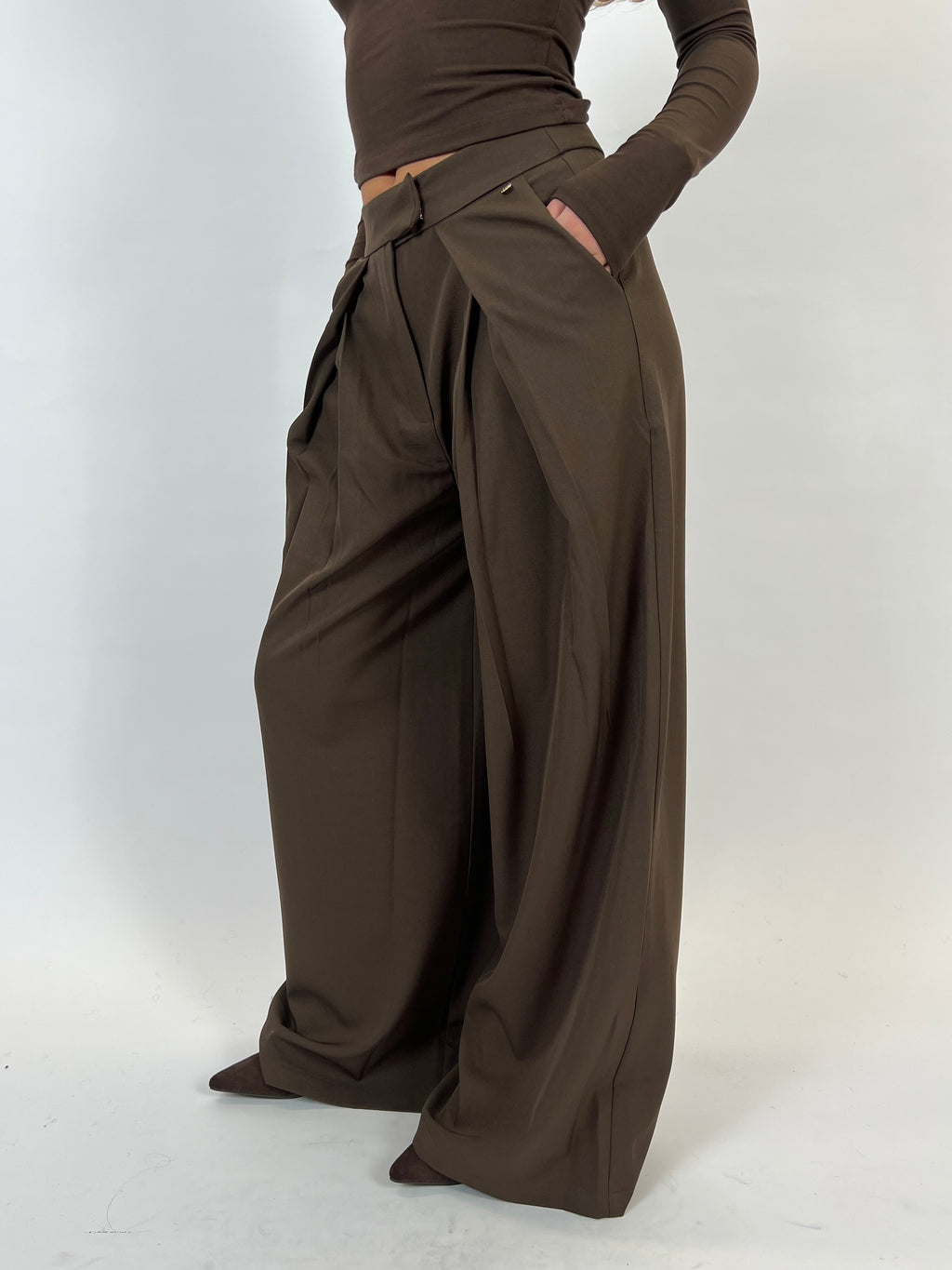 PREMIUM OVERLAP PANTALON CHOCO