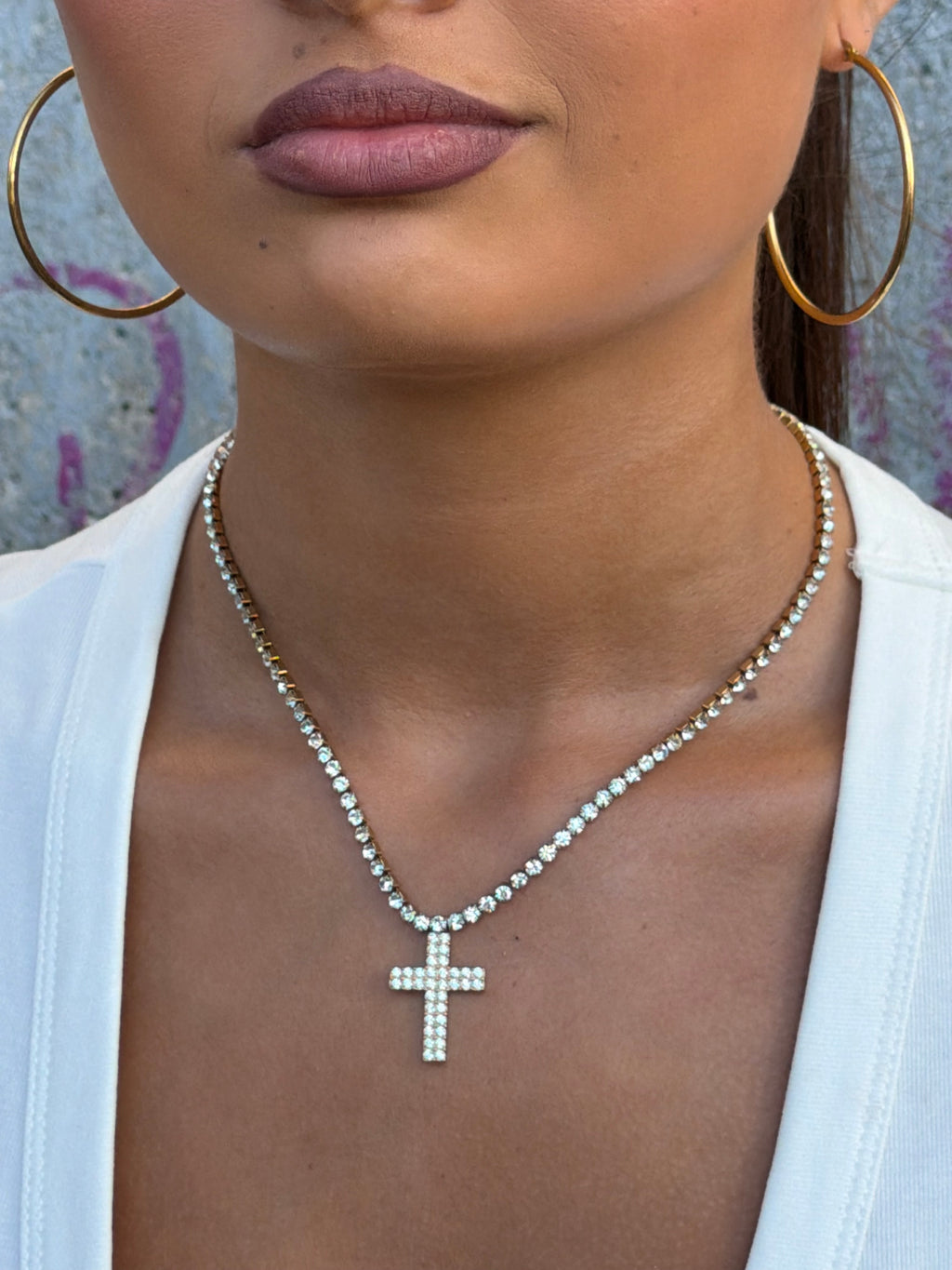 CHUNKY CROSS NECKLACE