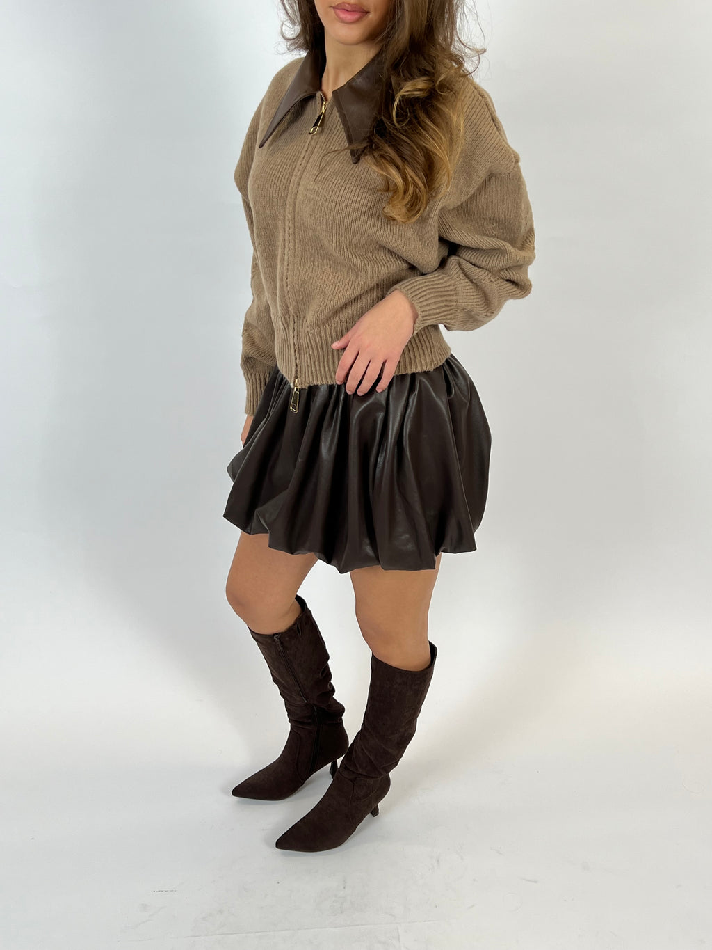 LEATHER COLLAR ZIP VEST BEIGE