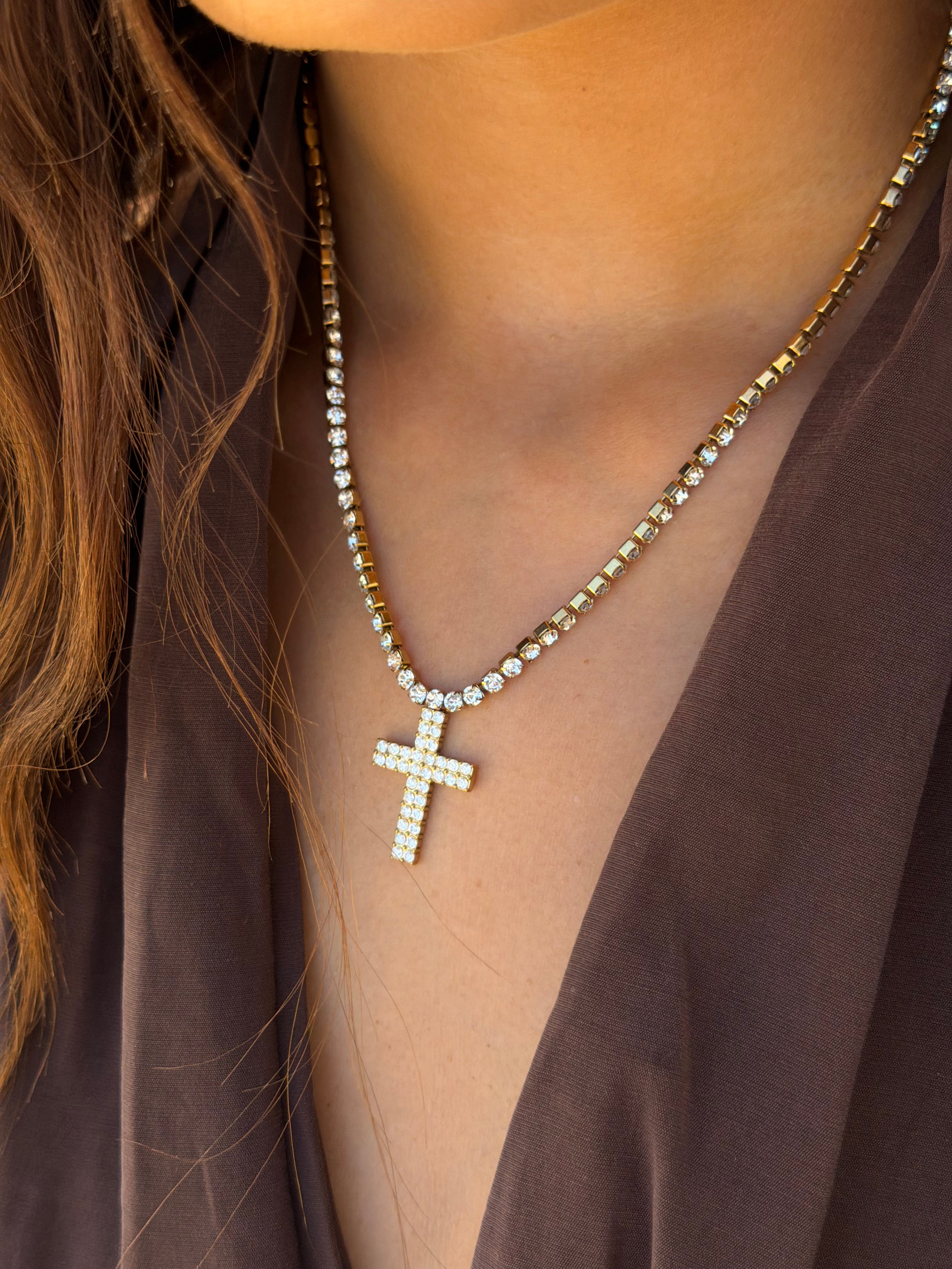 CHUNKY CROSS NECKLACE