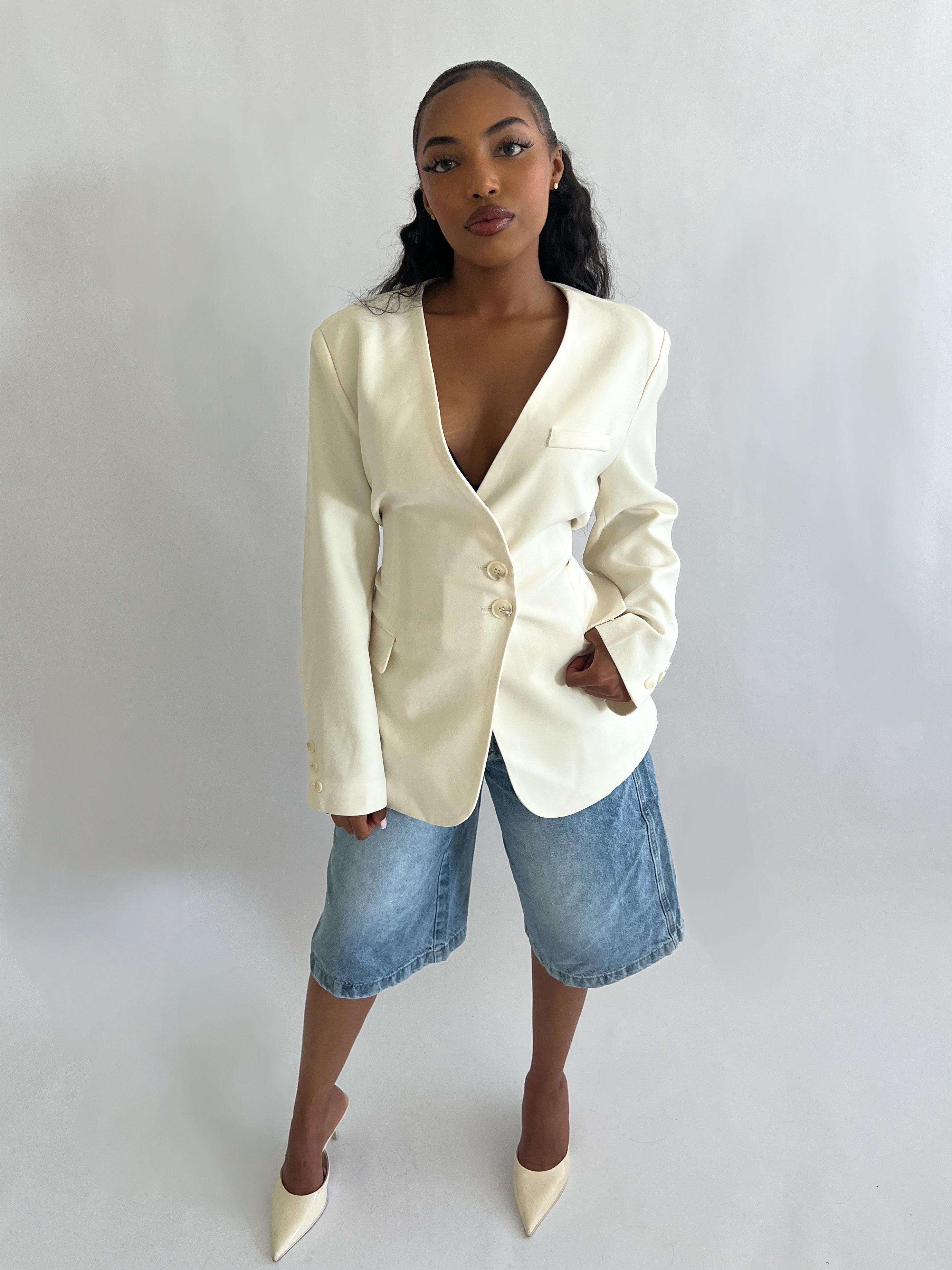 PERFECT CREAM SNATCHED BLAZER