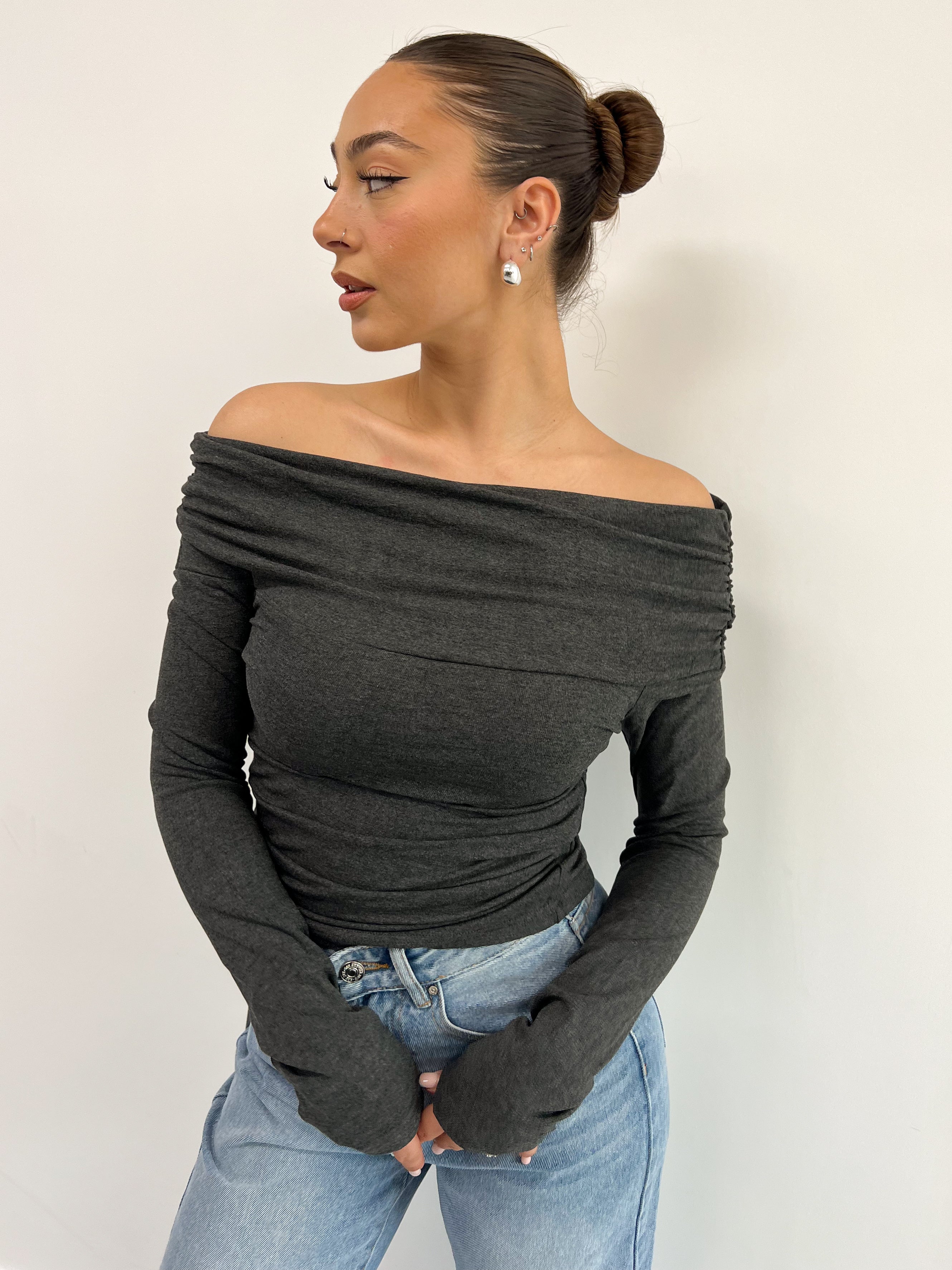 OFF SHOULDER TOP GREY