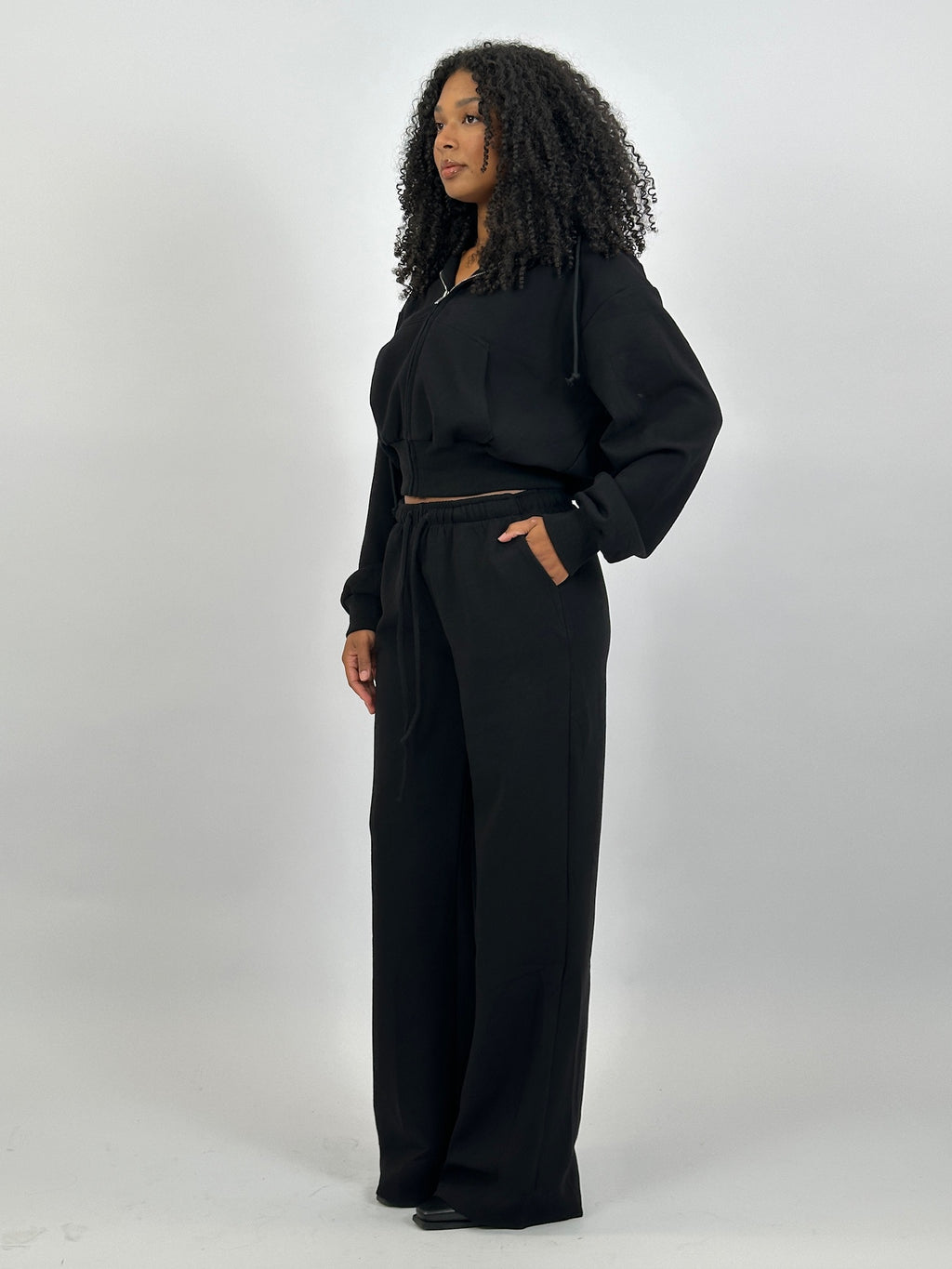 MUSTHAVE STRAIGHT JOGGER BLACK (TALL)