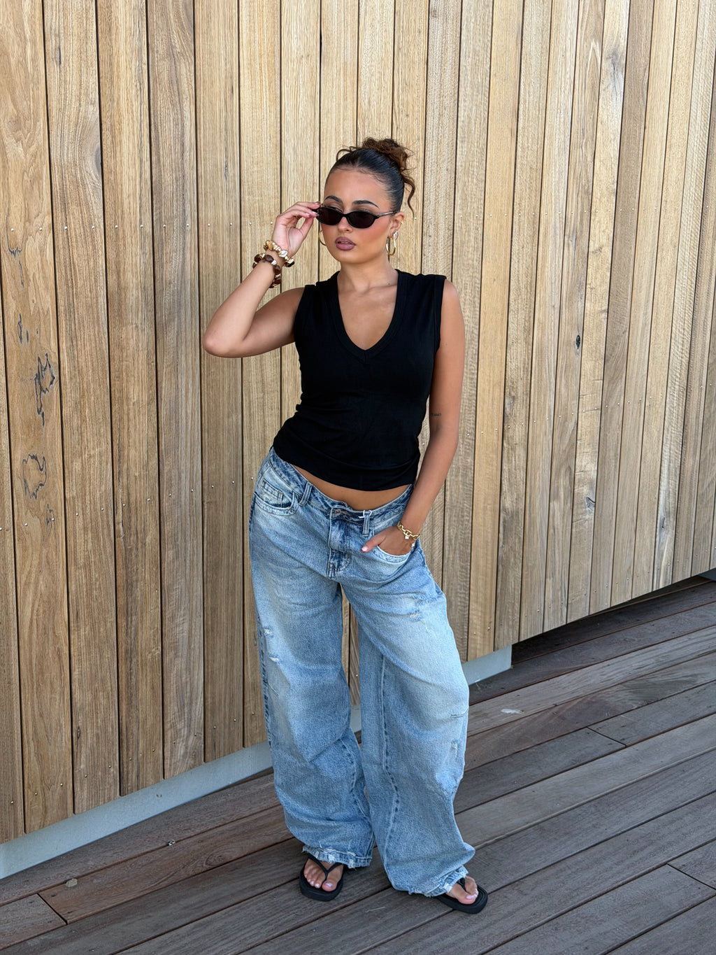 DANE RIPPED BARREL JEANS