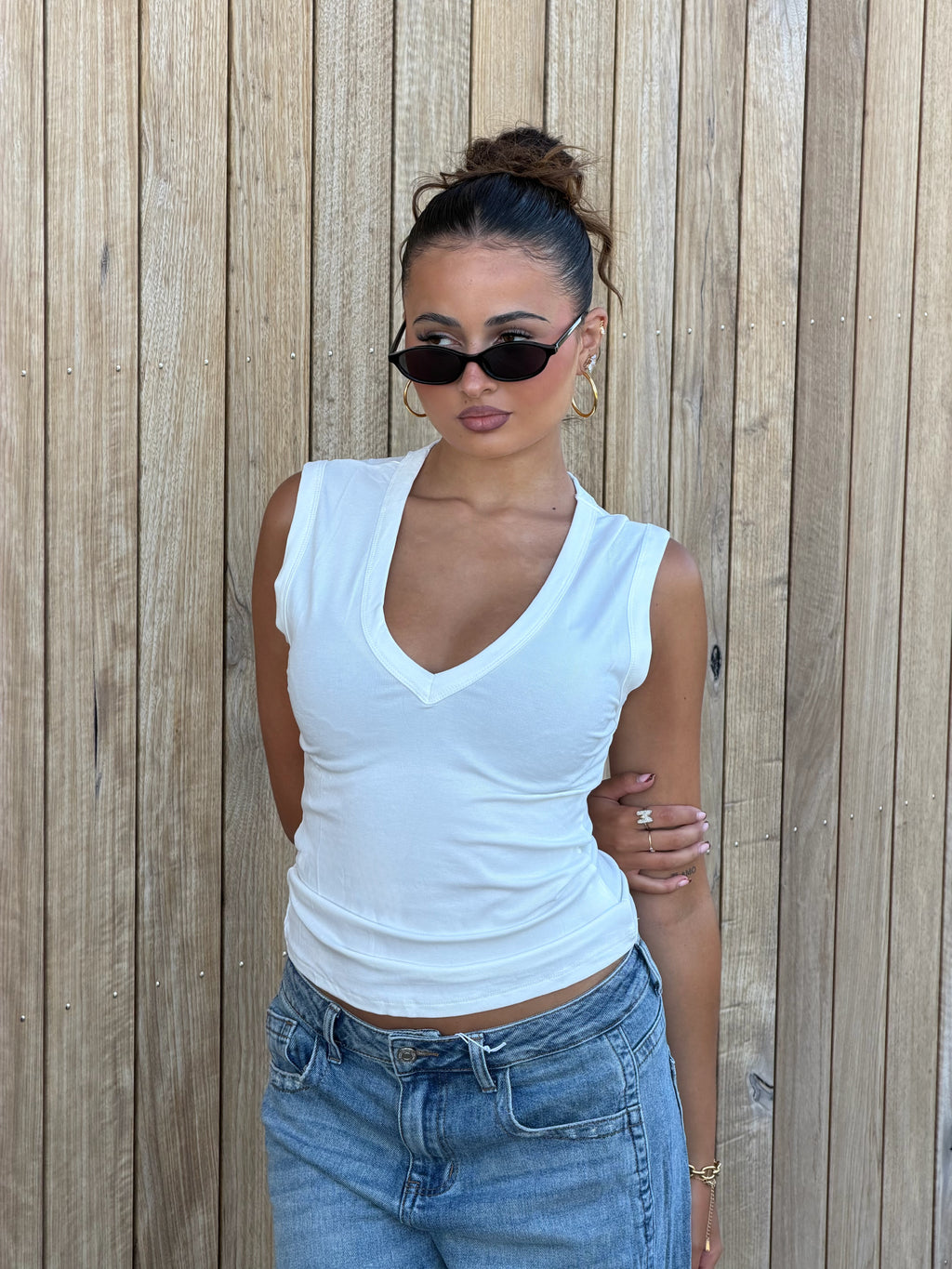 V TANK WHITE