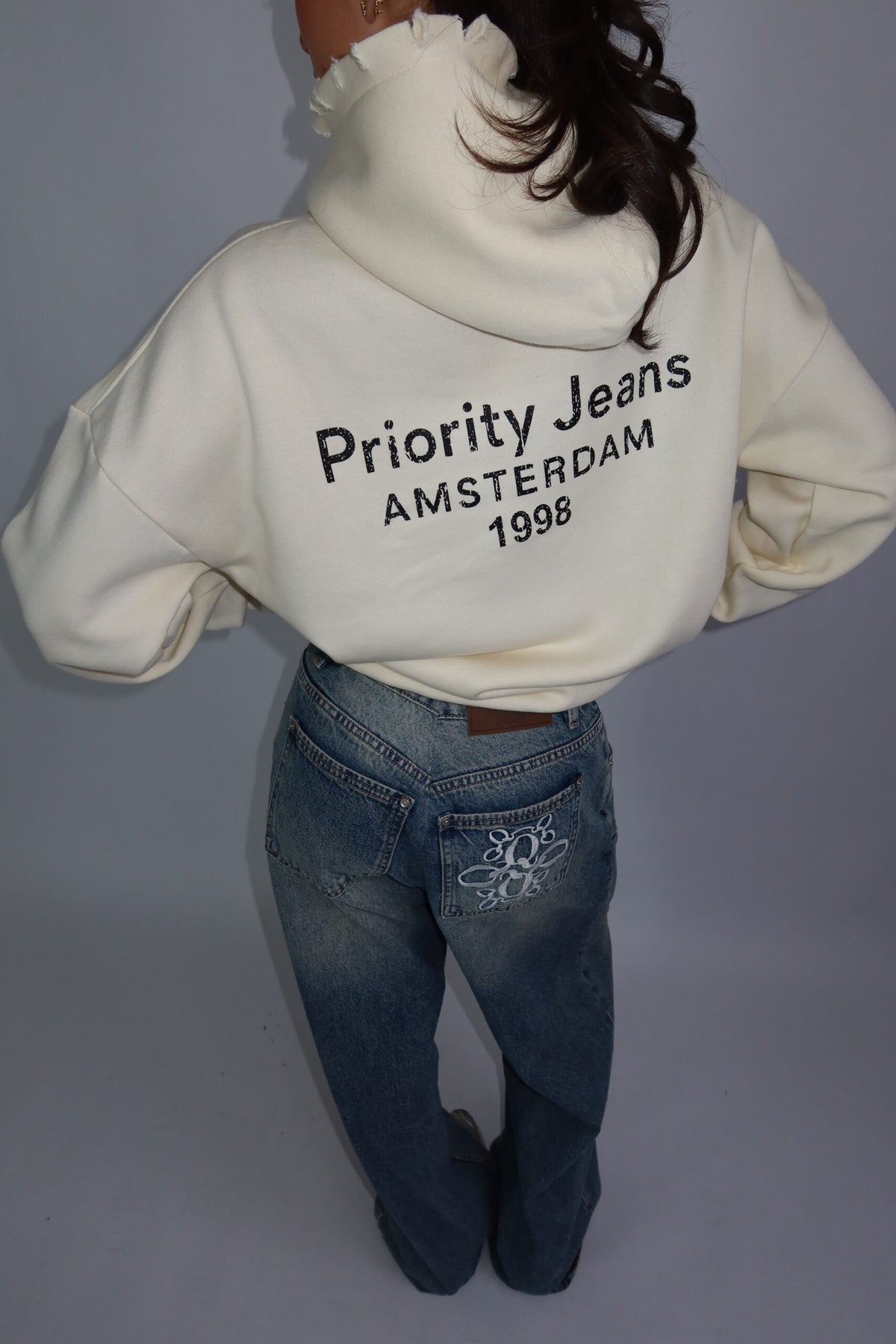 PREMIUM PRIORITY DISTRESSED HOODIE CREAM