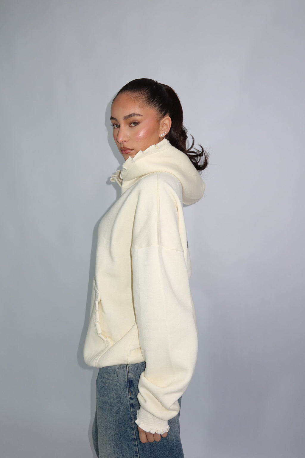 PREMIUM PRIORITY DISTRESSED HOODIE CREAM