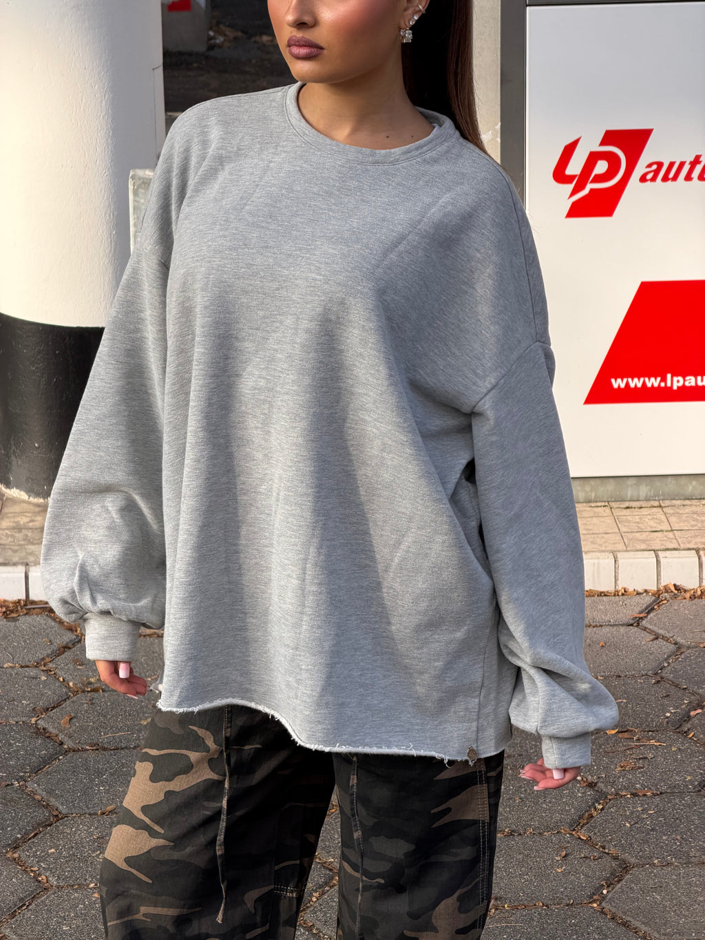PREMIUM LONGSLEEVE SWEAT GREY