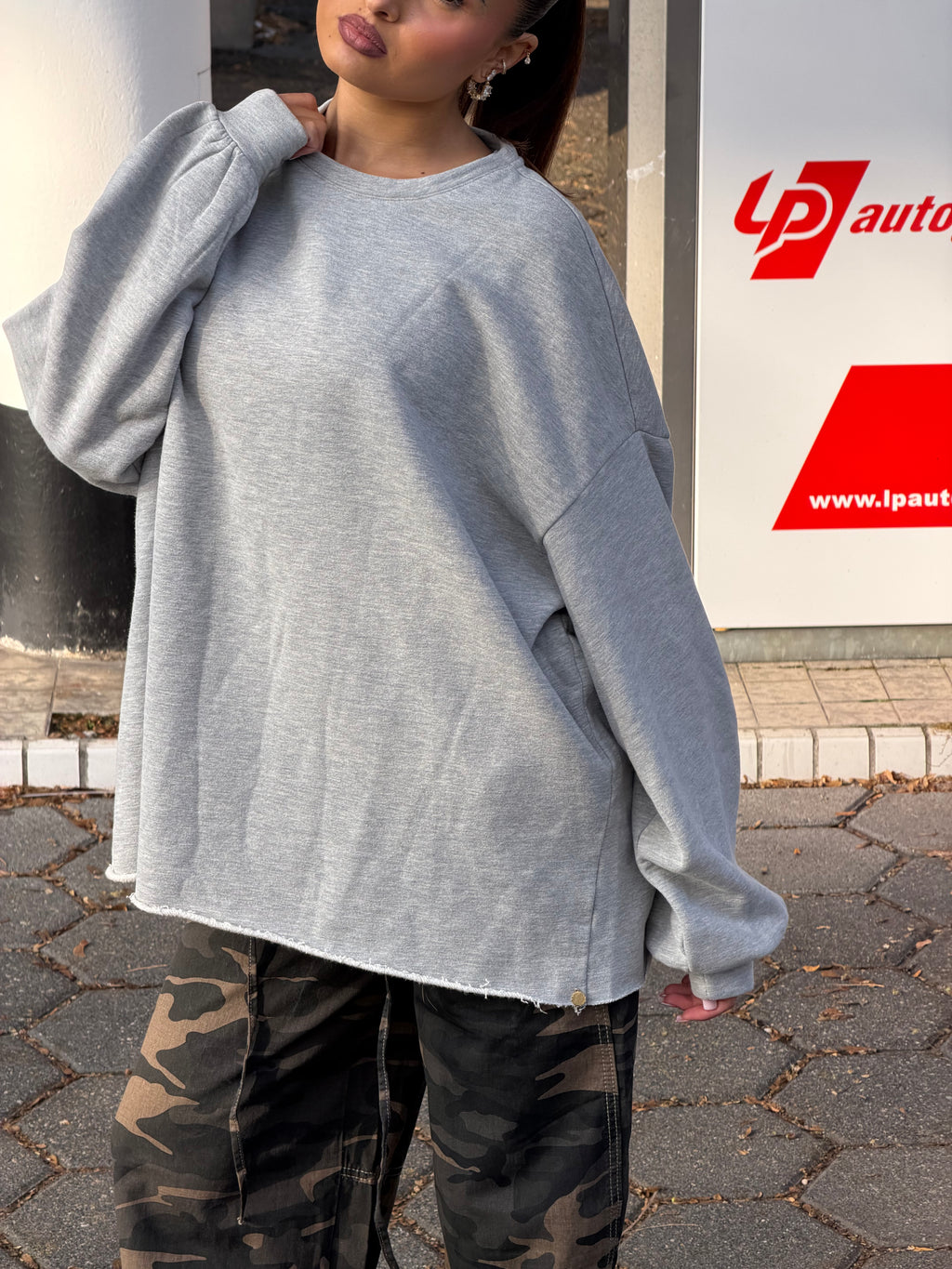 PREMIUM LONGSLEEVE SWEAT GREY
