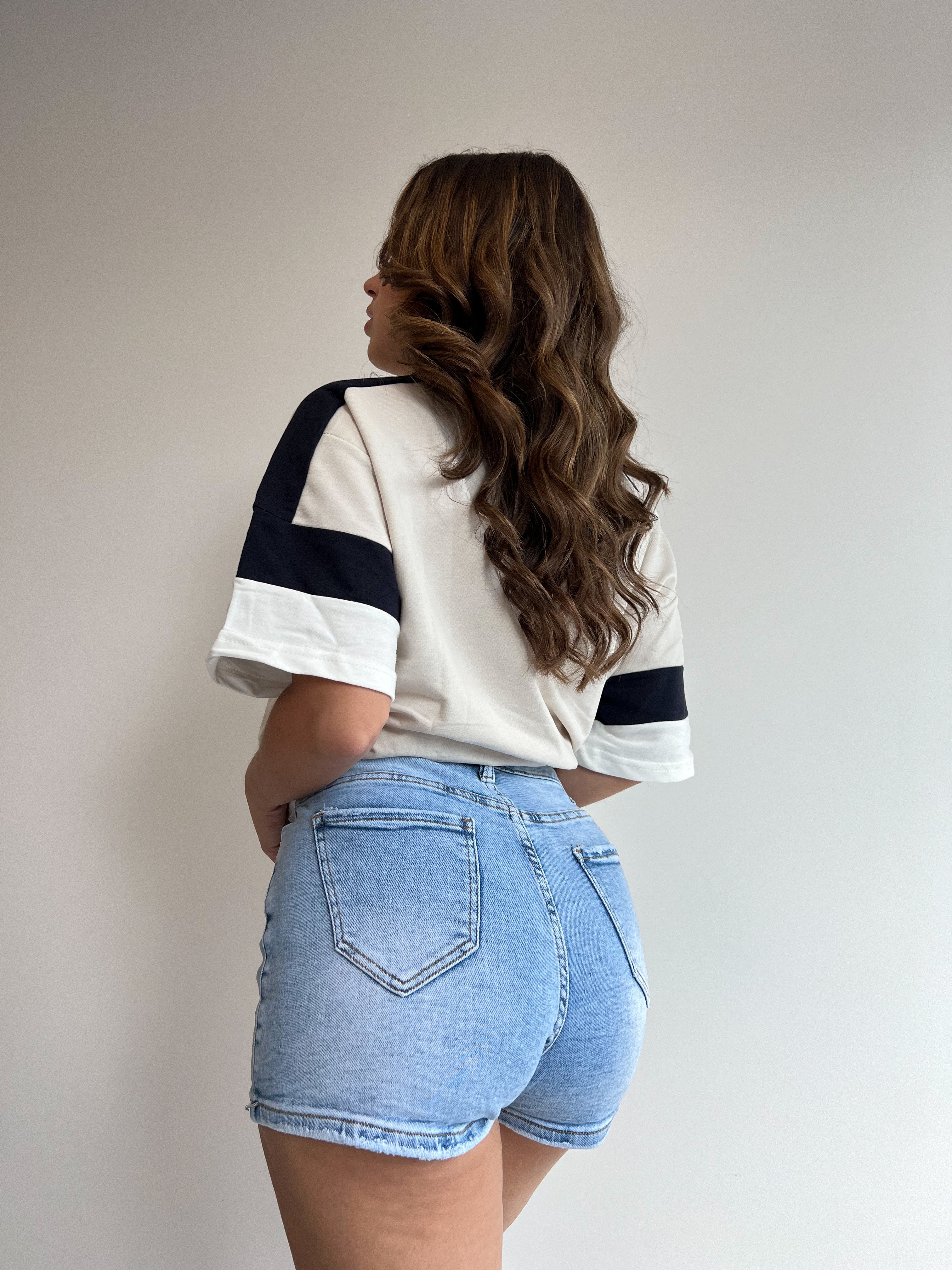 MEGA STRETCH DENIM SHORT