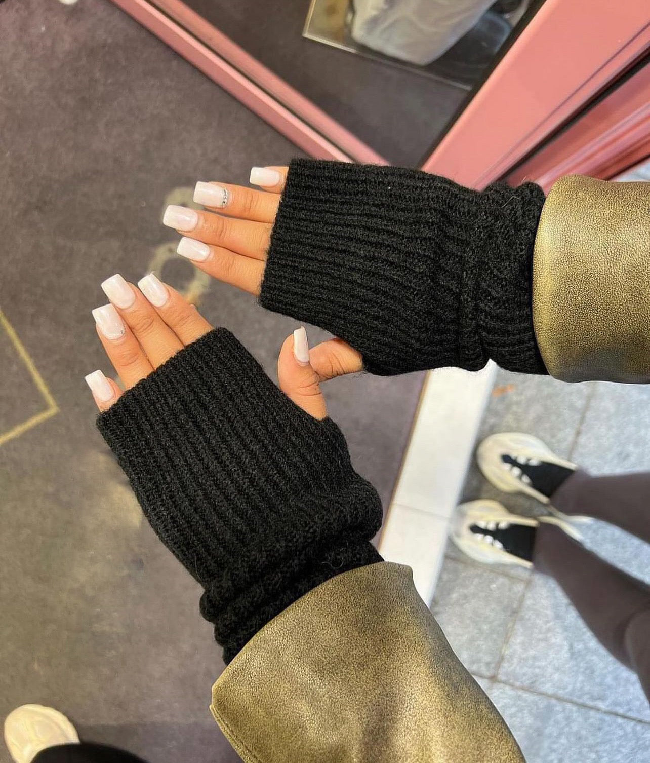 UNVERZICHTBARER HANDWÄRMER SCHWARZ