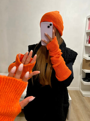 COSY SET (HANDWARMER+BEANIE) ORANGE