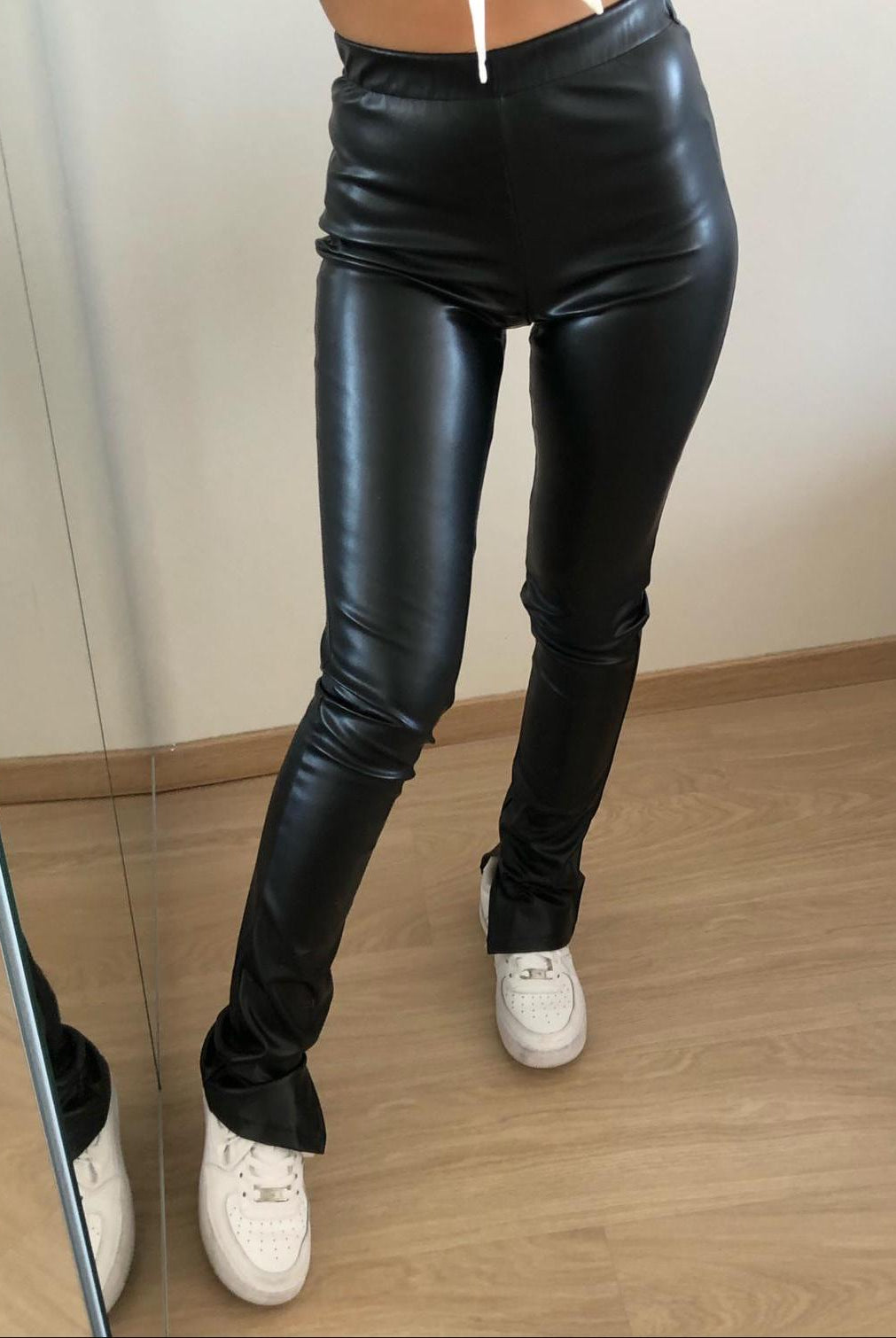 LEATHER LOOK SPLIT PANTS BLACK - Femmefatalefashion.nl